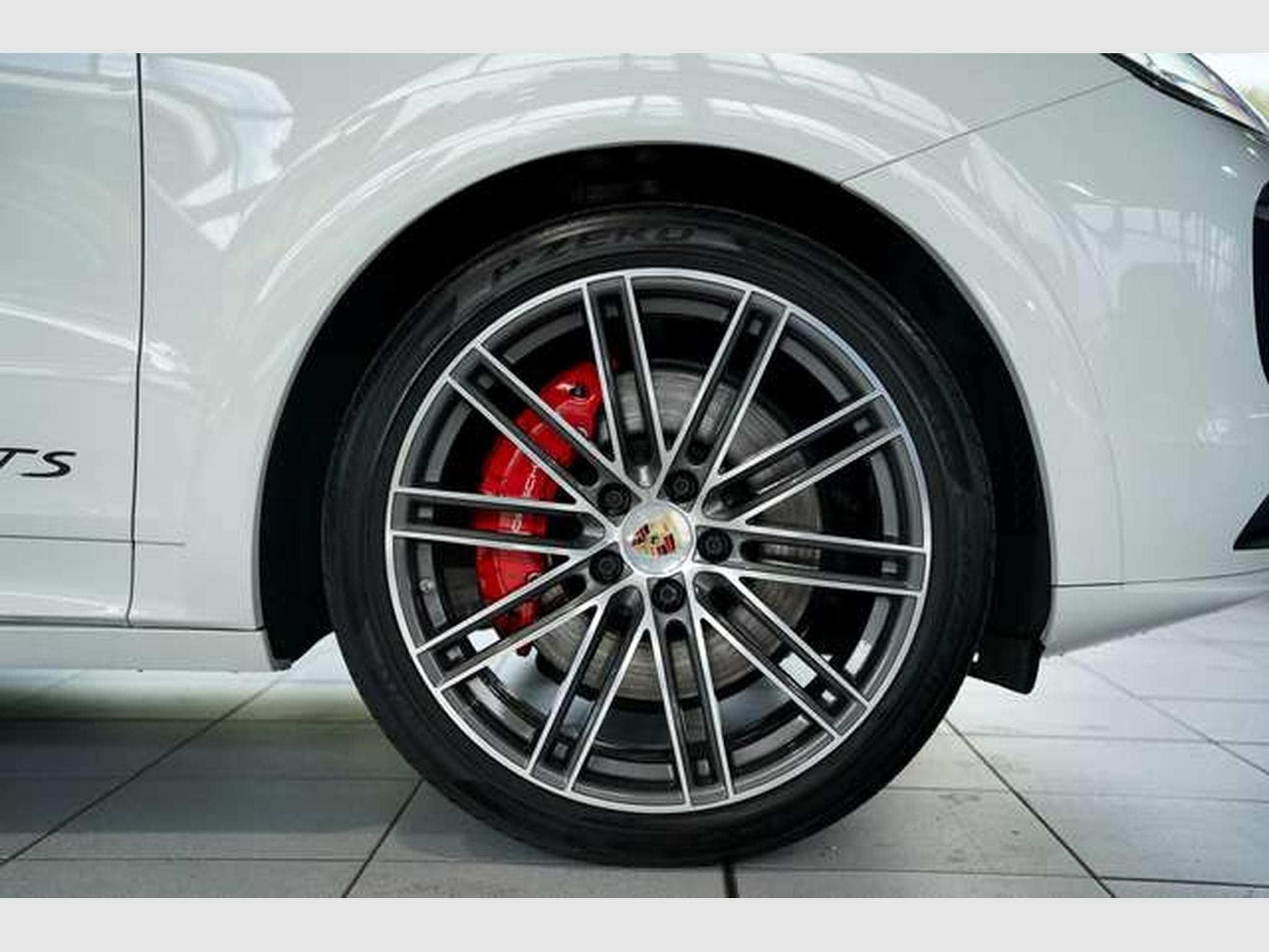 Porsche Cayenne GTS Coupé *22*Carbon*BOSE*S-Chrono*LUFT (2020) - Photo 8