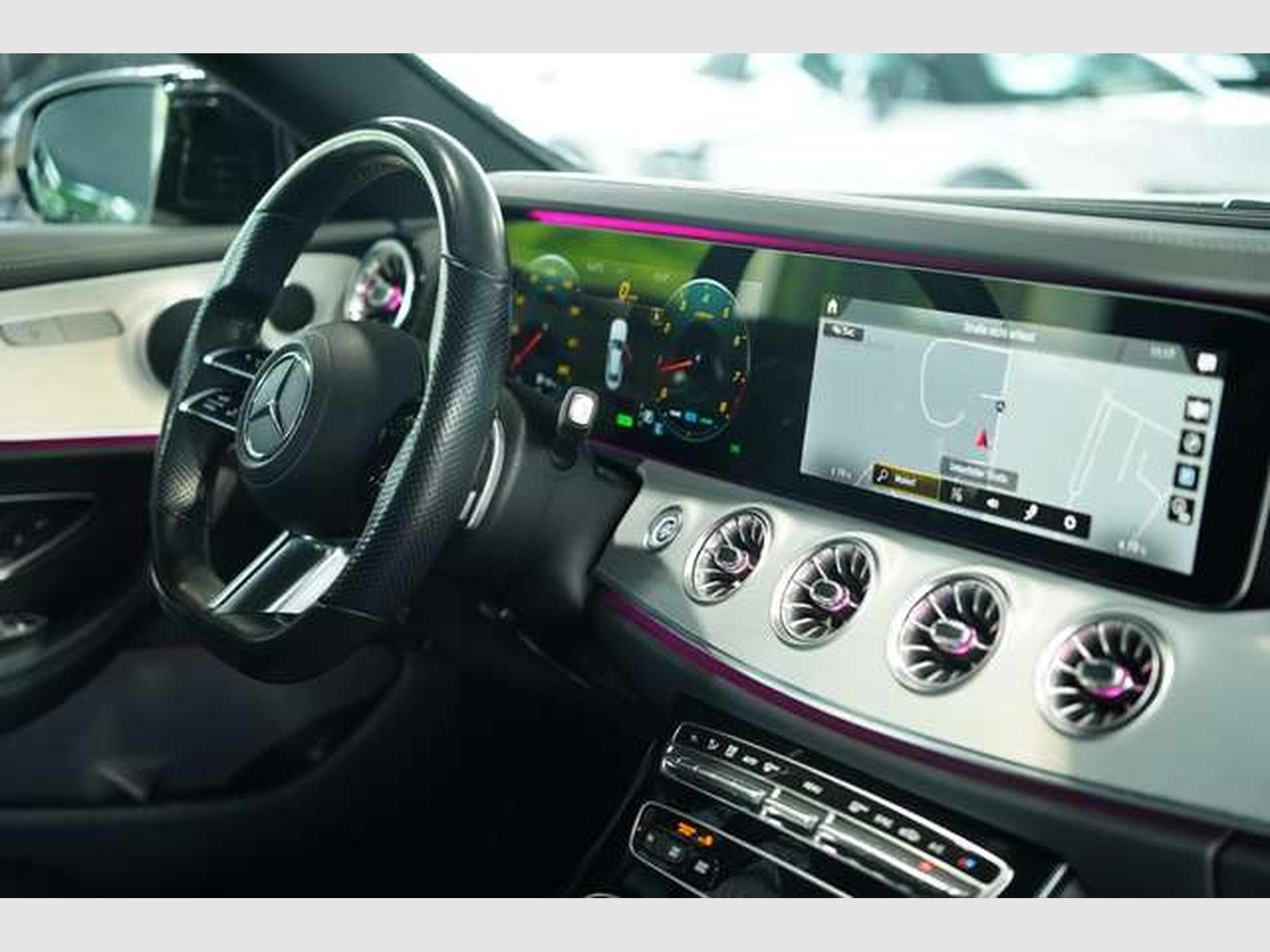 Mercedes E 300 Coupé AMG Line *20 *Pano*Night*KeyGo (2020) - Photo 17