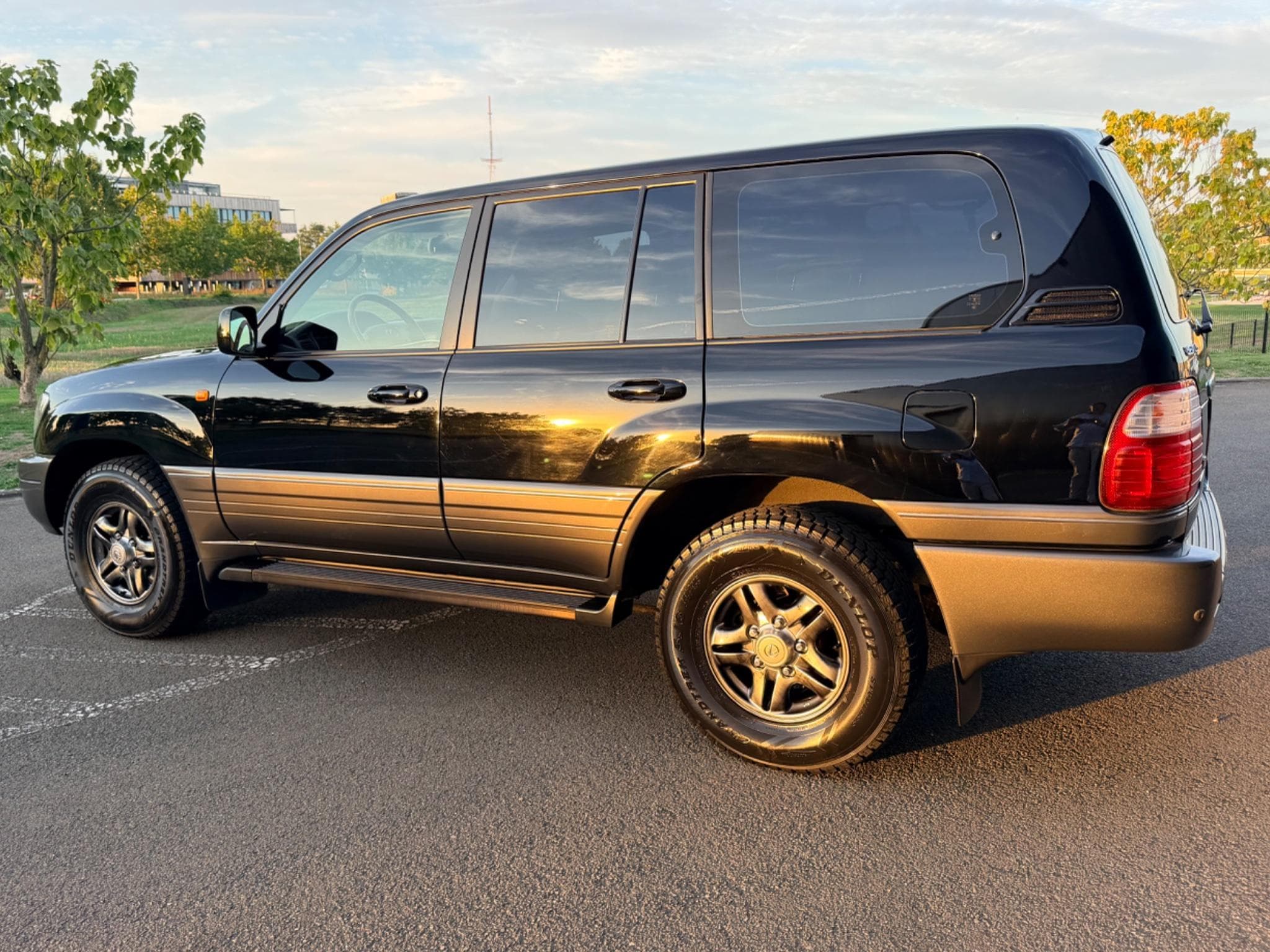 Toyota Land Cruiser LX470 vip (2003) - Photo 3