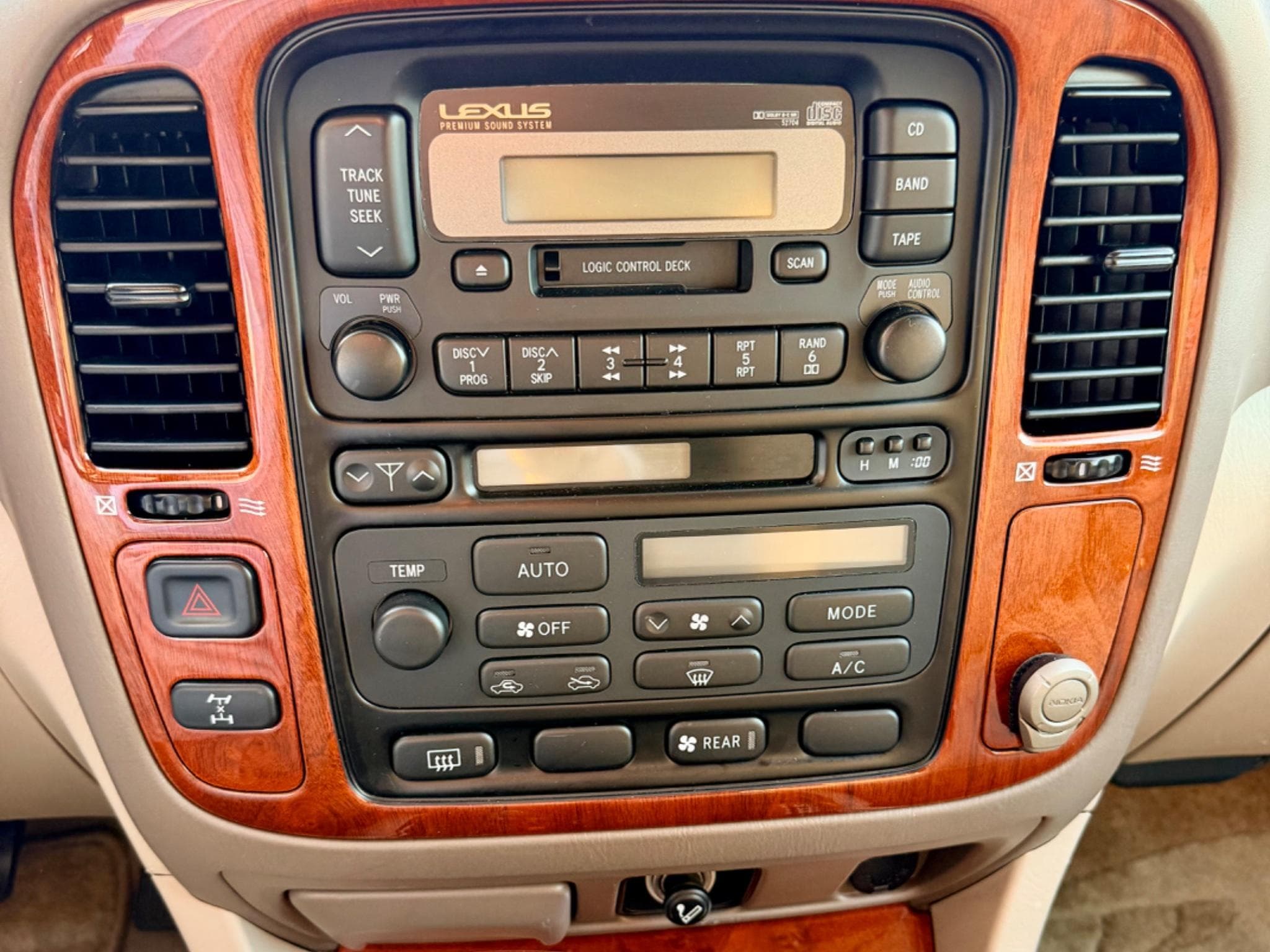 Toyota Land Cruiser LX470 vip (2003) - Photo 6