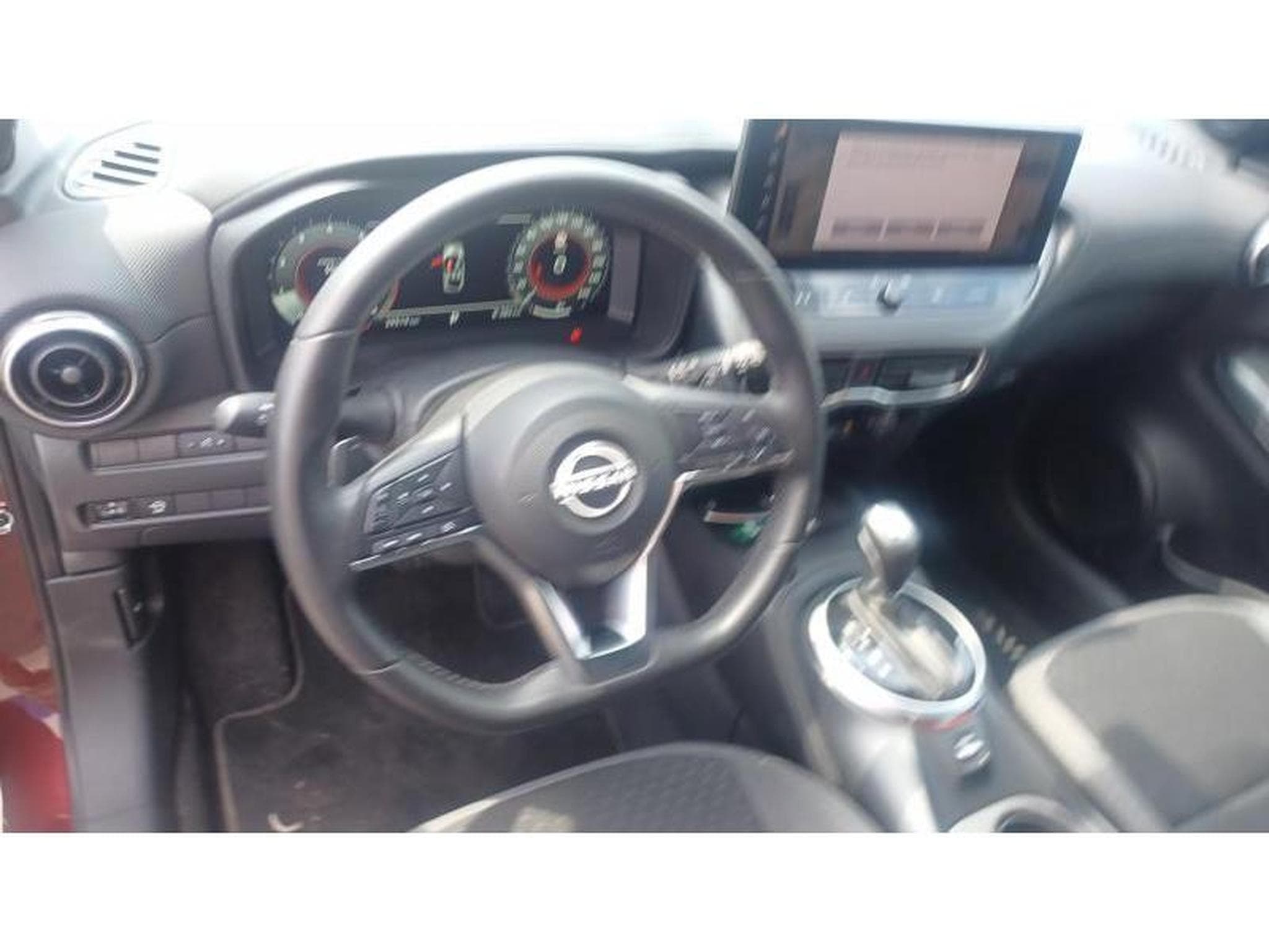 Nissan Juke N-DESIGN (2024) - Photo 16