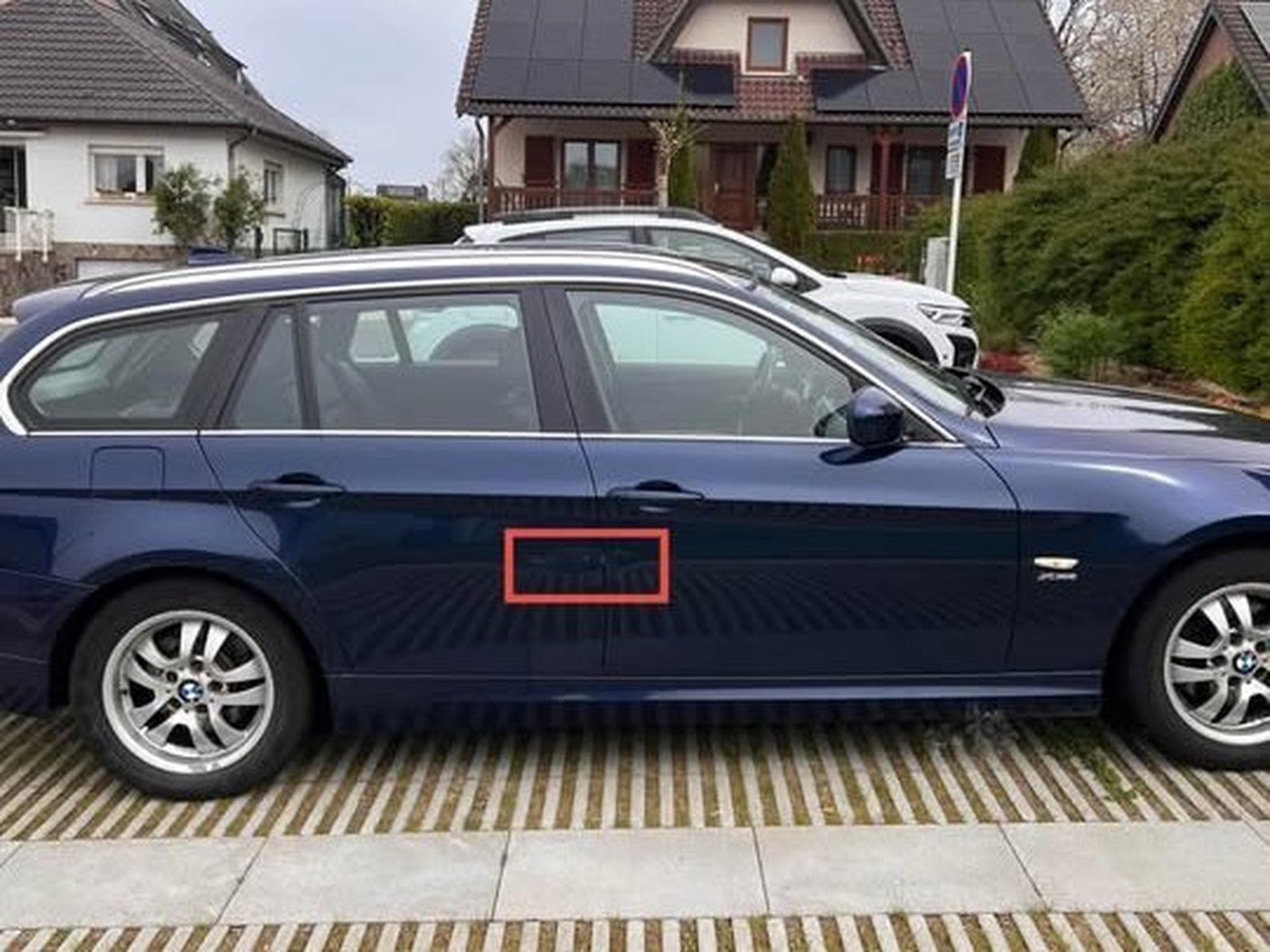 BMW 320 touring xdrive (2011) - Photo 3