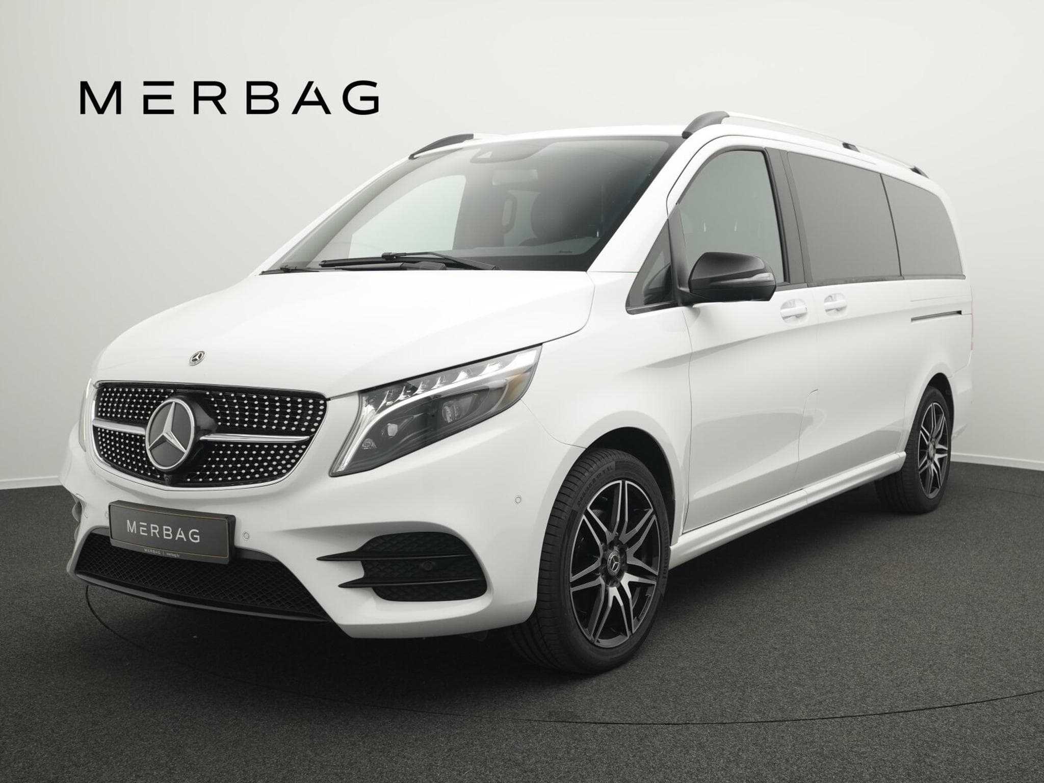 Mercedes V d lang (2023) - Photo 1