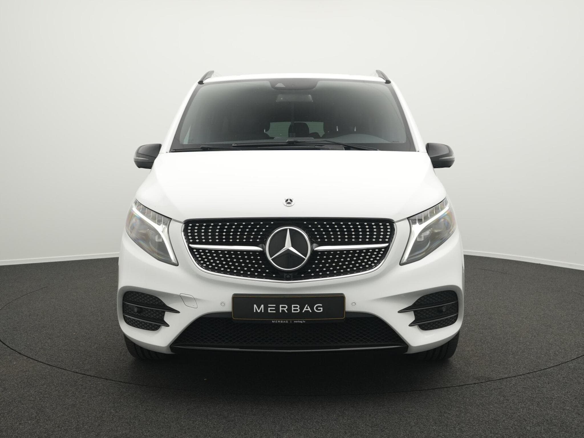 Mercedes V d lang (2023) - Photo 2