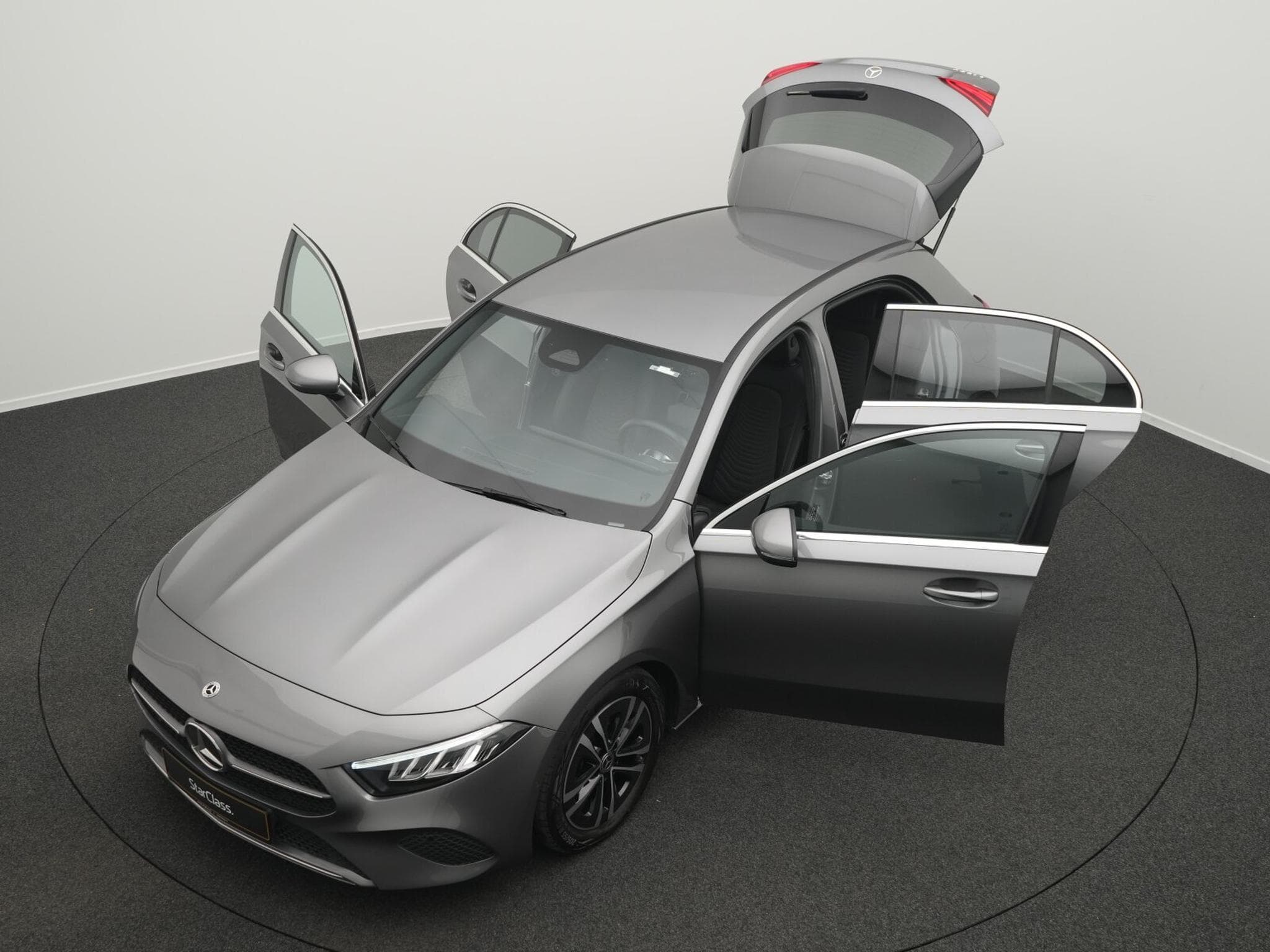 Mercedes A 180 d Progressive LED+Kamera+MBUX (2025) - Photo 14
