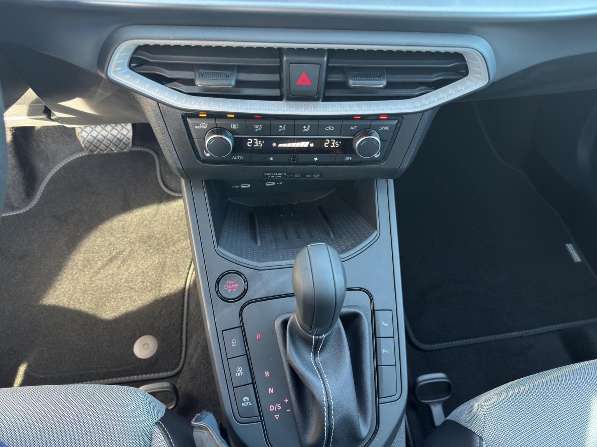 Seat Arona FR (2026) - Foto 10
