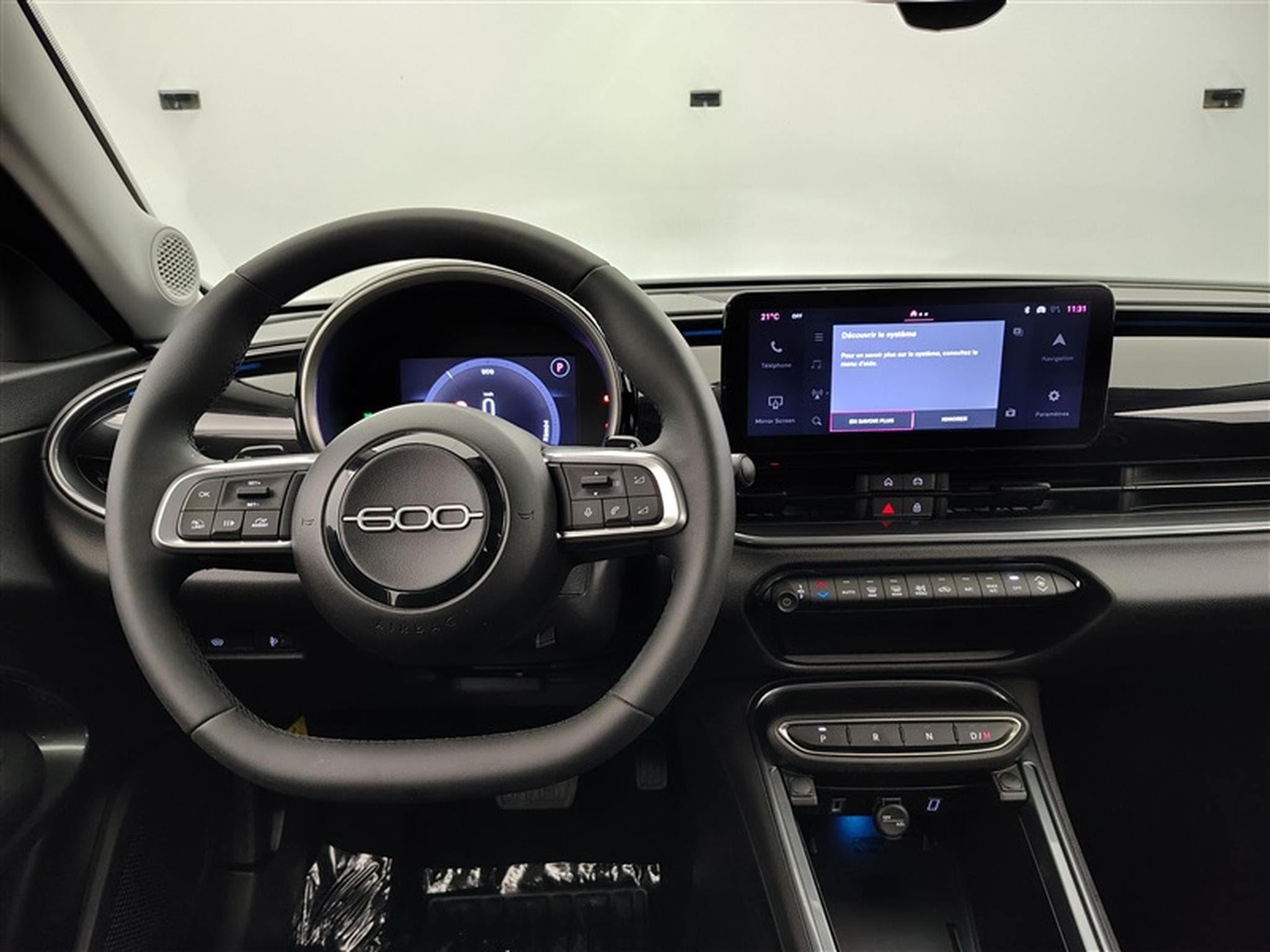 Fiat 600 1.2 Hybrid 136cv DCT Icone NAVI / FULL LED / KEYLESS / CAM (2025) - Photo 9