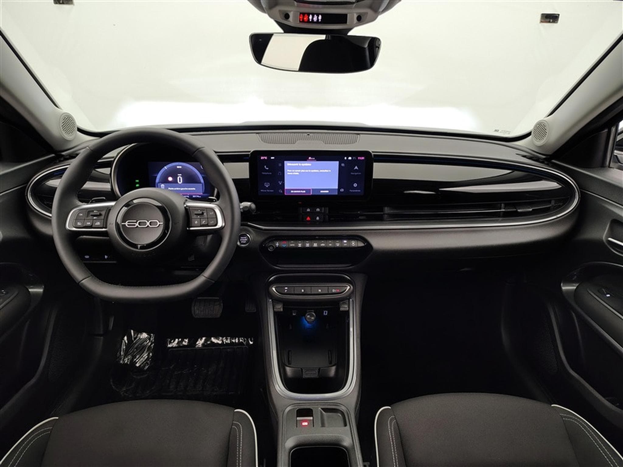 Fiat 600 1.2 Hybrid 136cv DCT Icone NAVI / FULL LED / KEYLESS / CAM (2025) - Photo 8