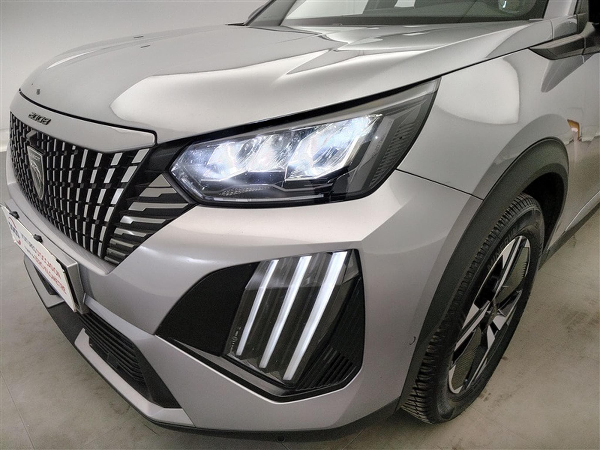 Peugeot 2008 1.2 PureTech 130Cv EAT8 Allure Pack NAVI / FULL LED / CAMERA (2024) - Photo 15