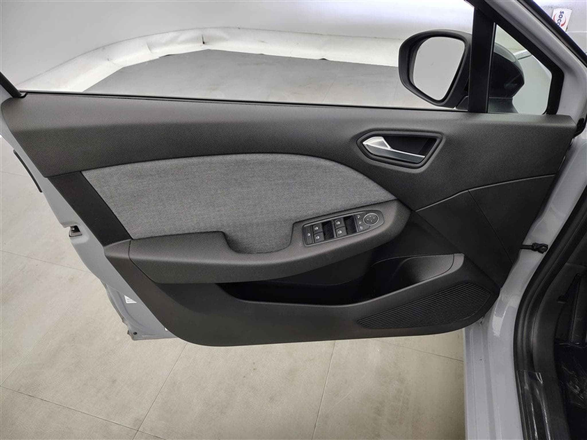 Renault Clio 1.0 TCe 90cv Techno S-CUIR / NAVI / CARPLAY / FULL LED (2025) - Photo 17