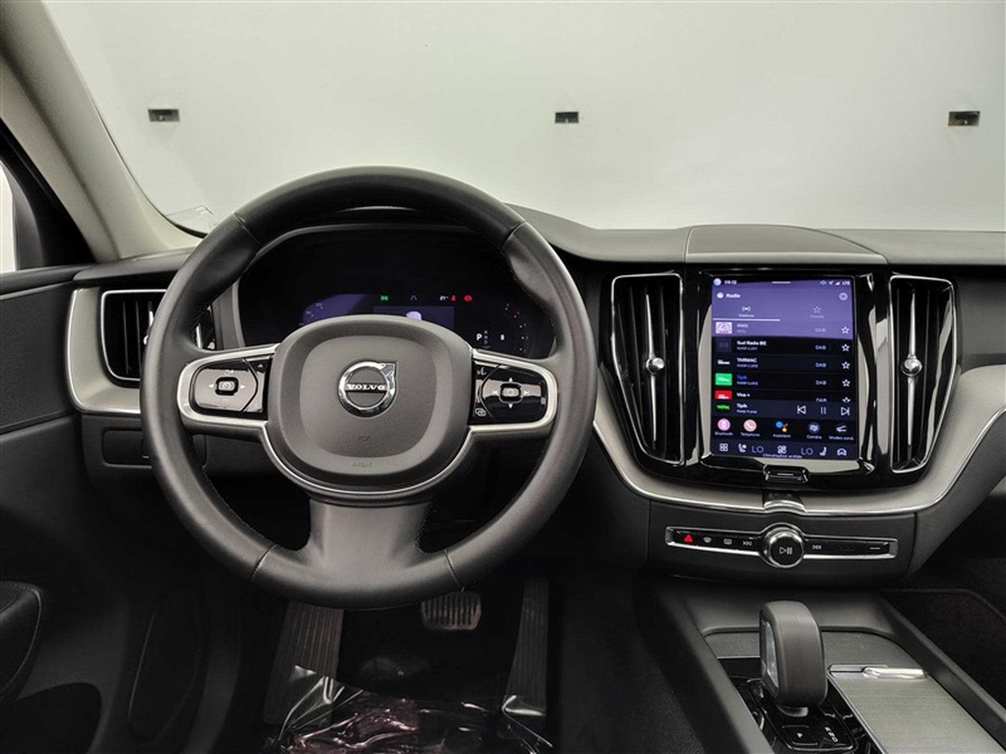 Volvo XC60 2.0 B4 MHEV Ultimate Dark  Cuir/Toit Pano/sièges élec. ... (2022) - Photo 9