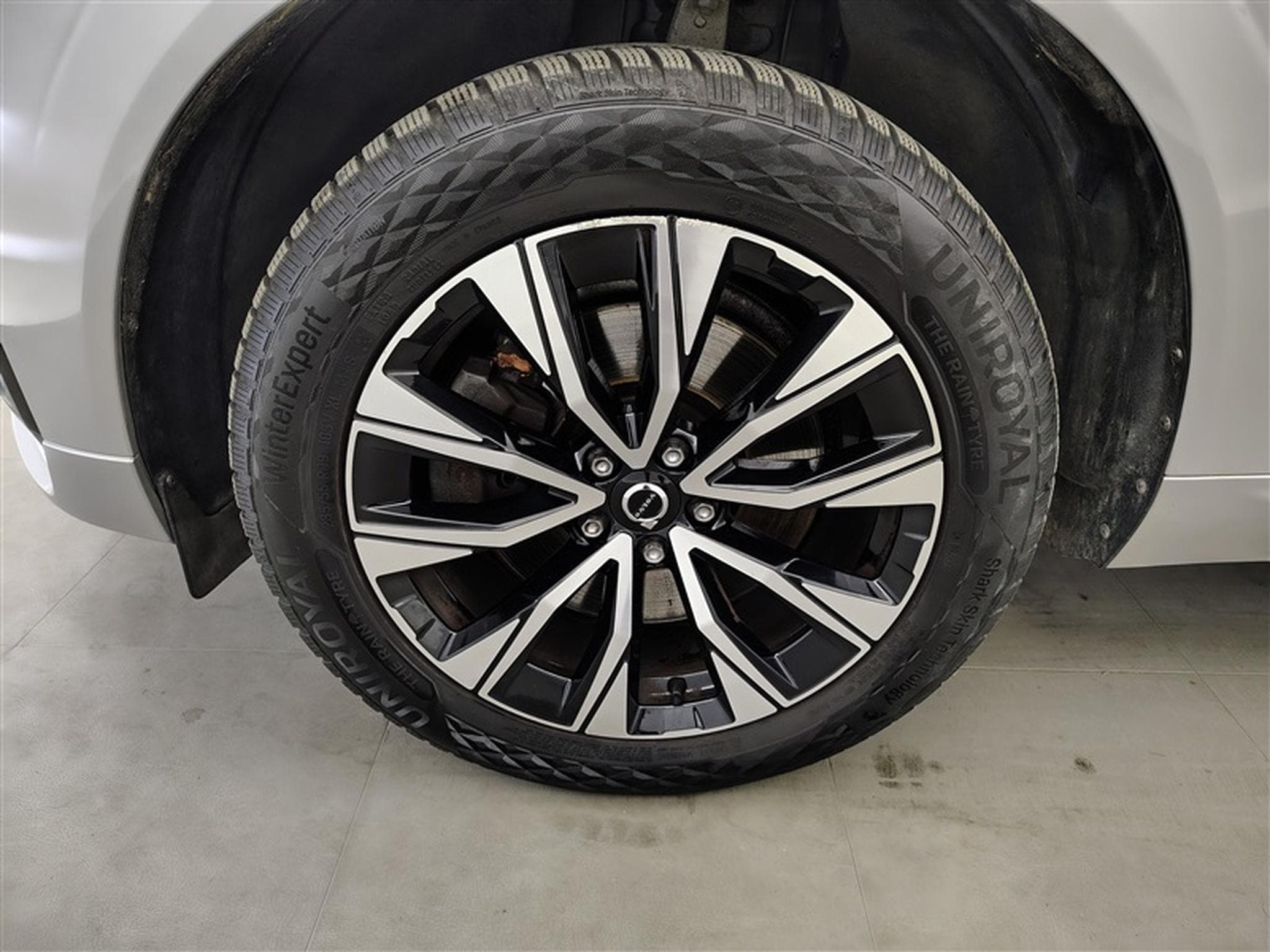 Volvo XC60 2.0 B4 MHEV Ultimate Dark  Cuir/Toit Pano/sièges élec. ... (2022) - Photo 6