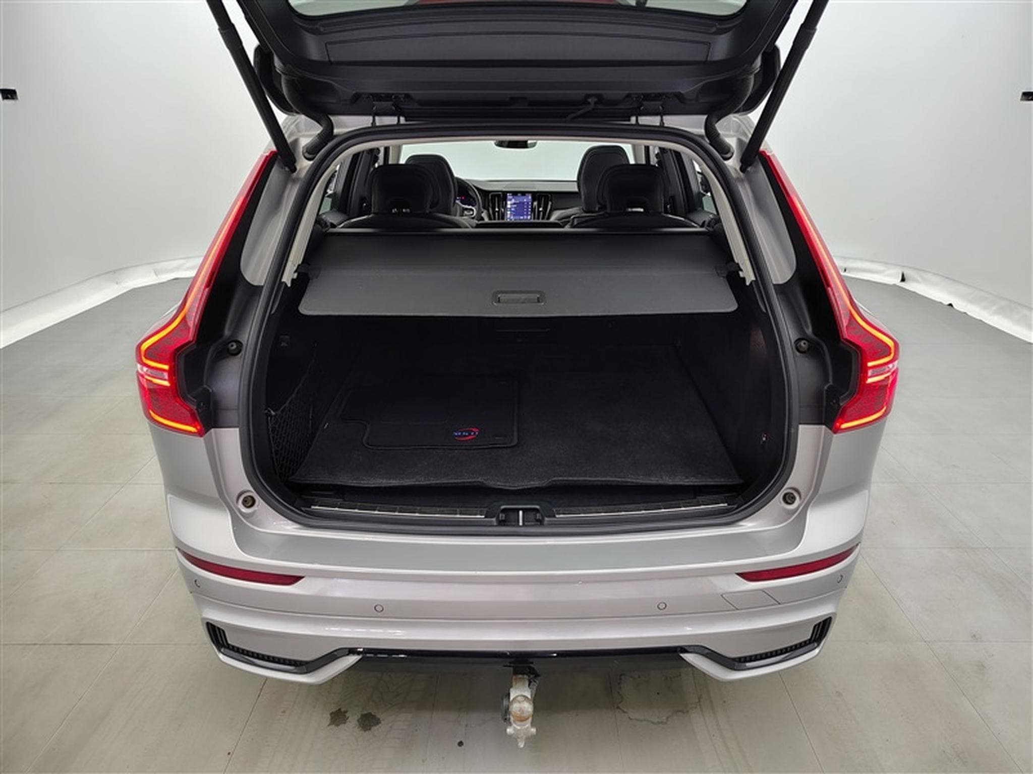 Volvo XC60 2.0 B4 MHEV Ultimate Dark  Cuir/Toit Pano/sièges élec. ... (2022) - Photo 14