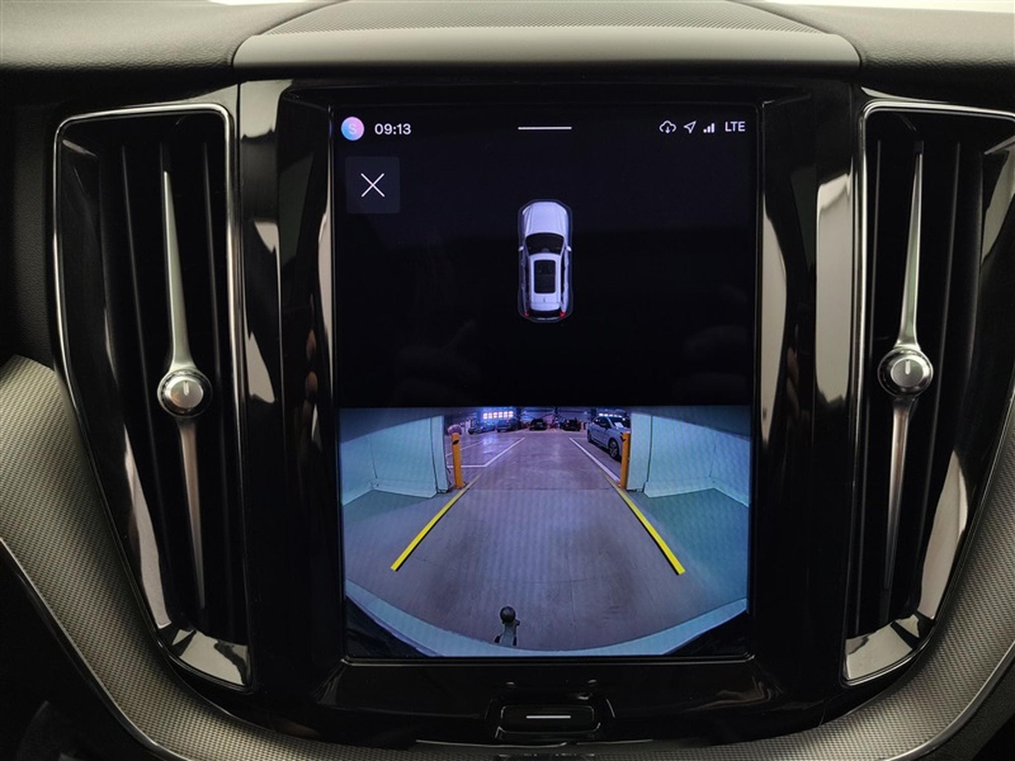 Volvo XC60 2.0 B4 MHEV Ultimate Dark  Cuir/Toit Pano/sièges élec. ... (2022) - Photo 18