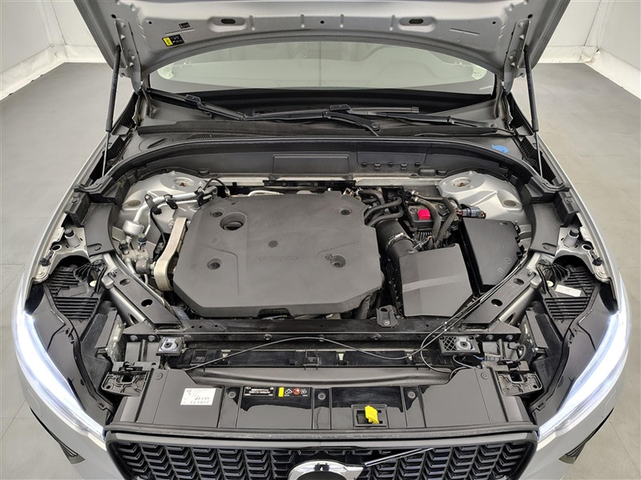Volvo XC60 2.0 B4 MHEV Ultimate Dark  Cuir/Toit Pano/sièges élec. ... (2022) - Photo 22