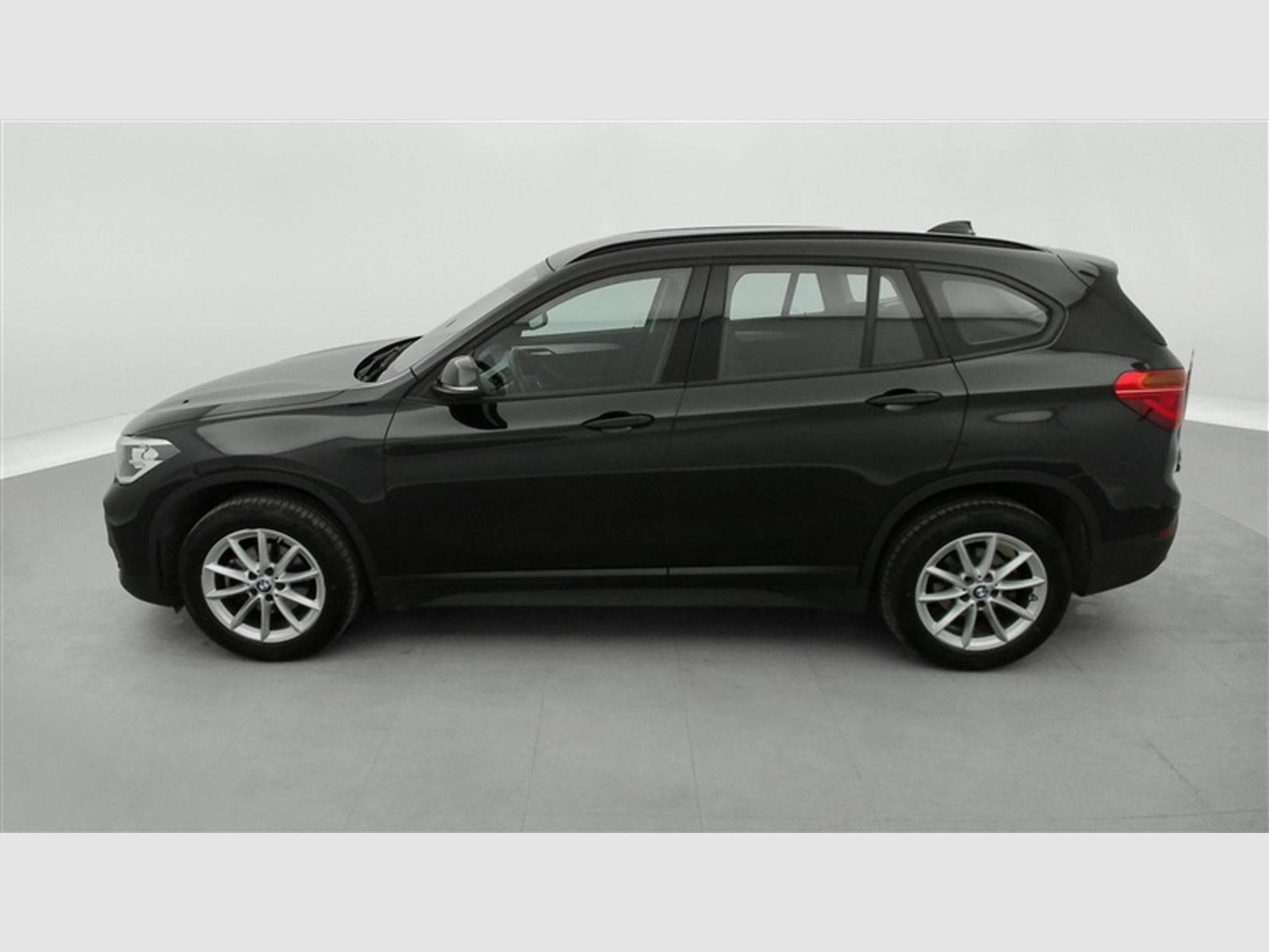 BMW X1 1.5 dA sDrive16  Navi / PDC av+ar (2022) - Foto 3