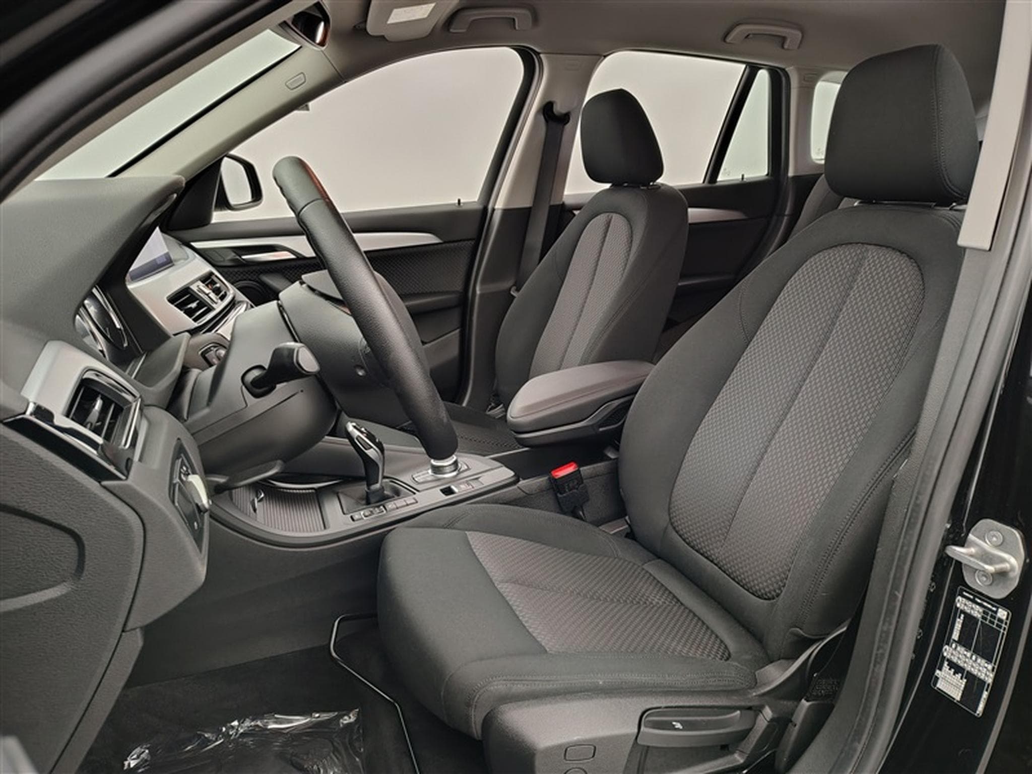 BMW X1 1.5 dA sDrive16  Navi / PDC av+ar (2022) - Foto 7