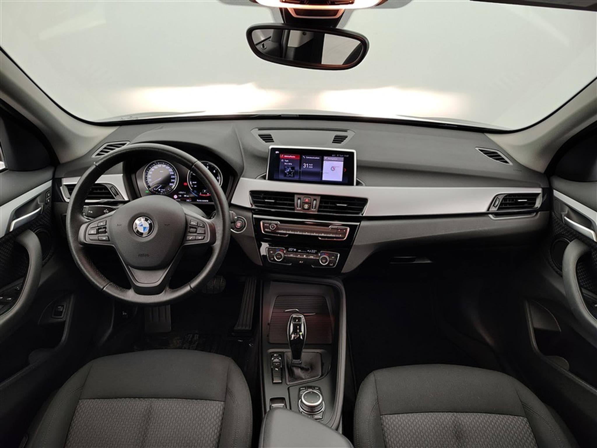 BMW X1 1.5 dA sDrive16  Navi / PDC av+ar (2022) - Foto 8