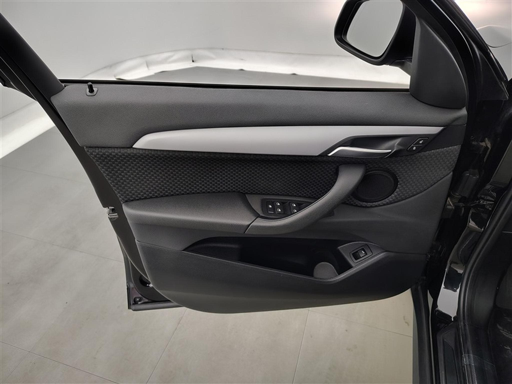 BMW X1 1.5 dA sDrive16  Navi / PDC av+ar (2022) - Foto 17