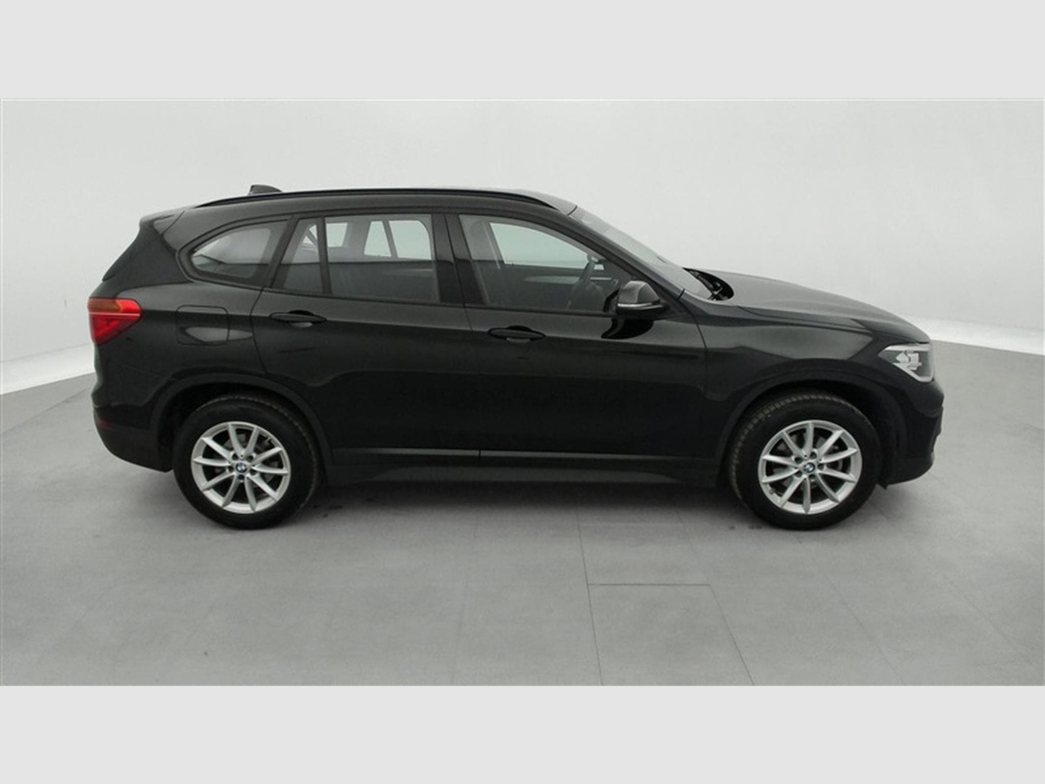 BMW X1 1.5 dA sDrive16  Navi / PDC av+ar (2022) - Foto 24