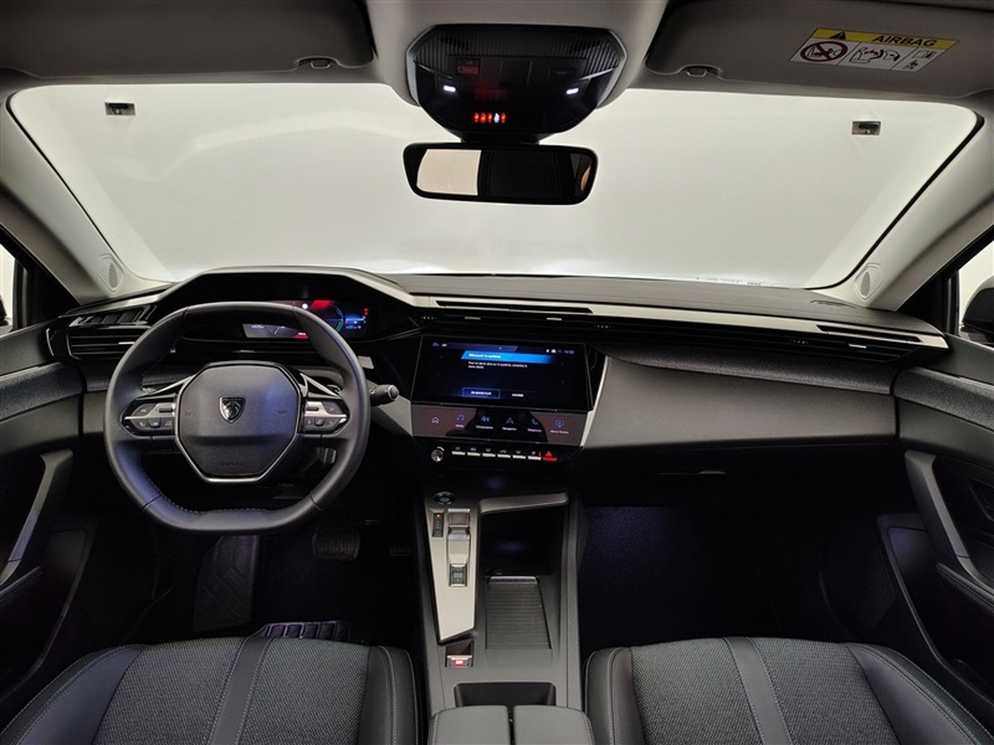 Peugeot 408 1.2 Hybrid 136cv e-DCS6 Allure NAVI / FULL LED / CAMERA 360 (2025) - Photo 8
