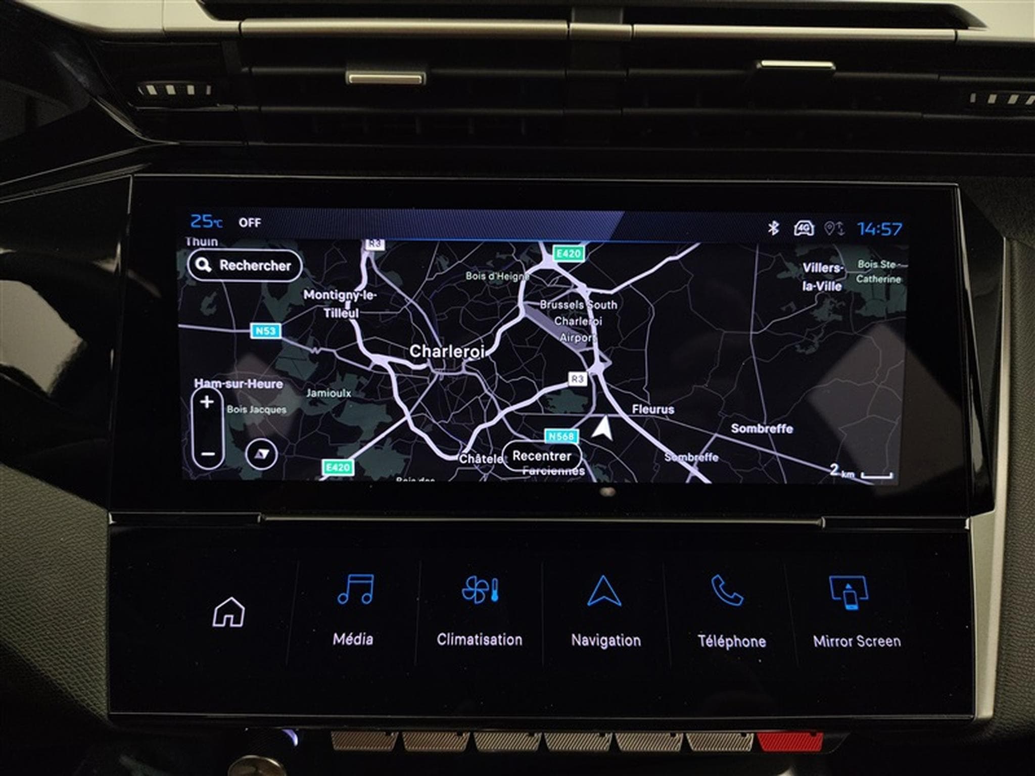 Peugeot 408 1.2 Hybrid 136cv e-DCS6 Allure NAVI / FULL LED / CAMERA 360 (2025) - Photo 11