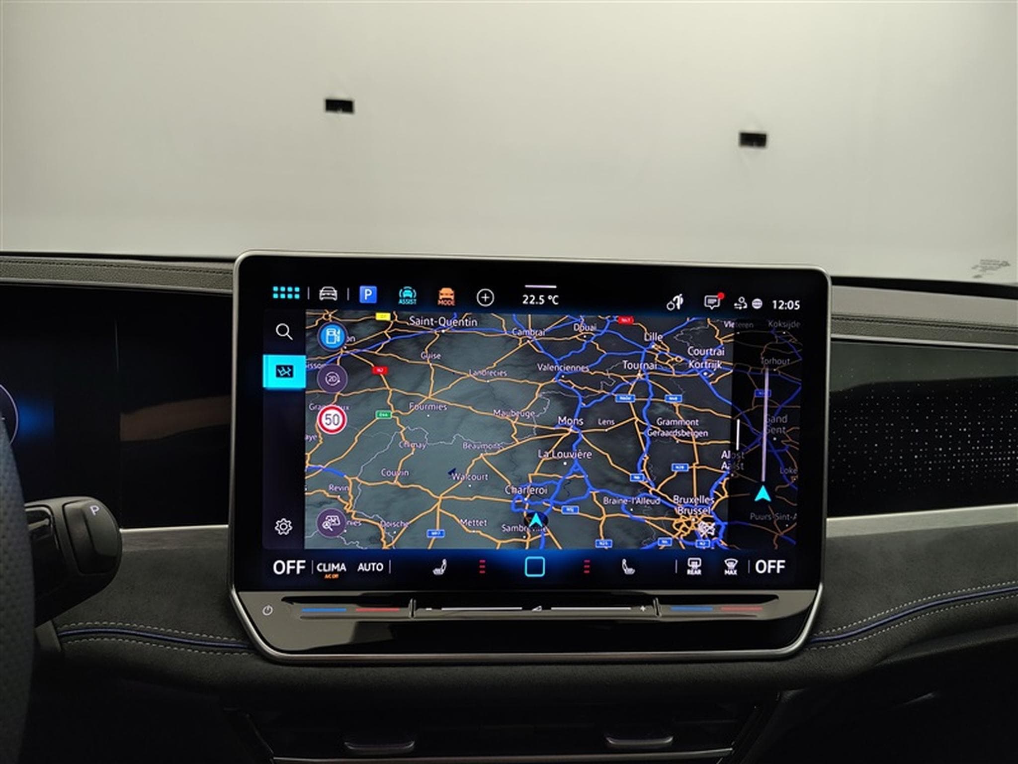 VW Passat 2.0 TDi 150cv DSG R-Line NAVI / FULL LED / CAMERA / JA 18" (2025) - Photo 11