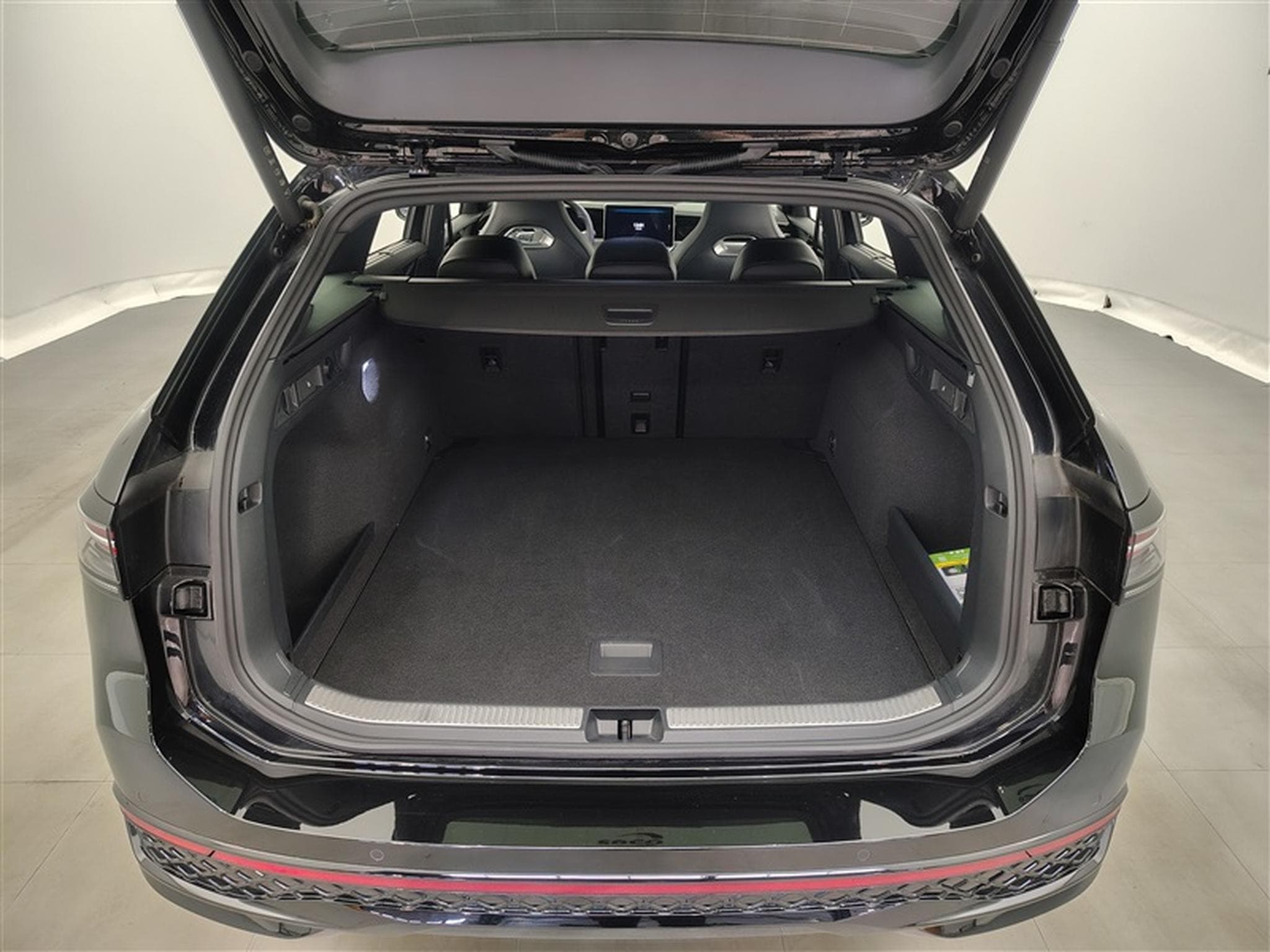 VW Passat 2.0 TDi 150cv DSG R-Line NAVI / FULL LED / CAMERA / JA 18" (2025) - Photo 14