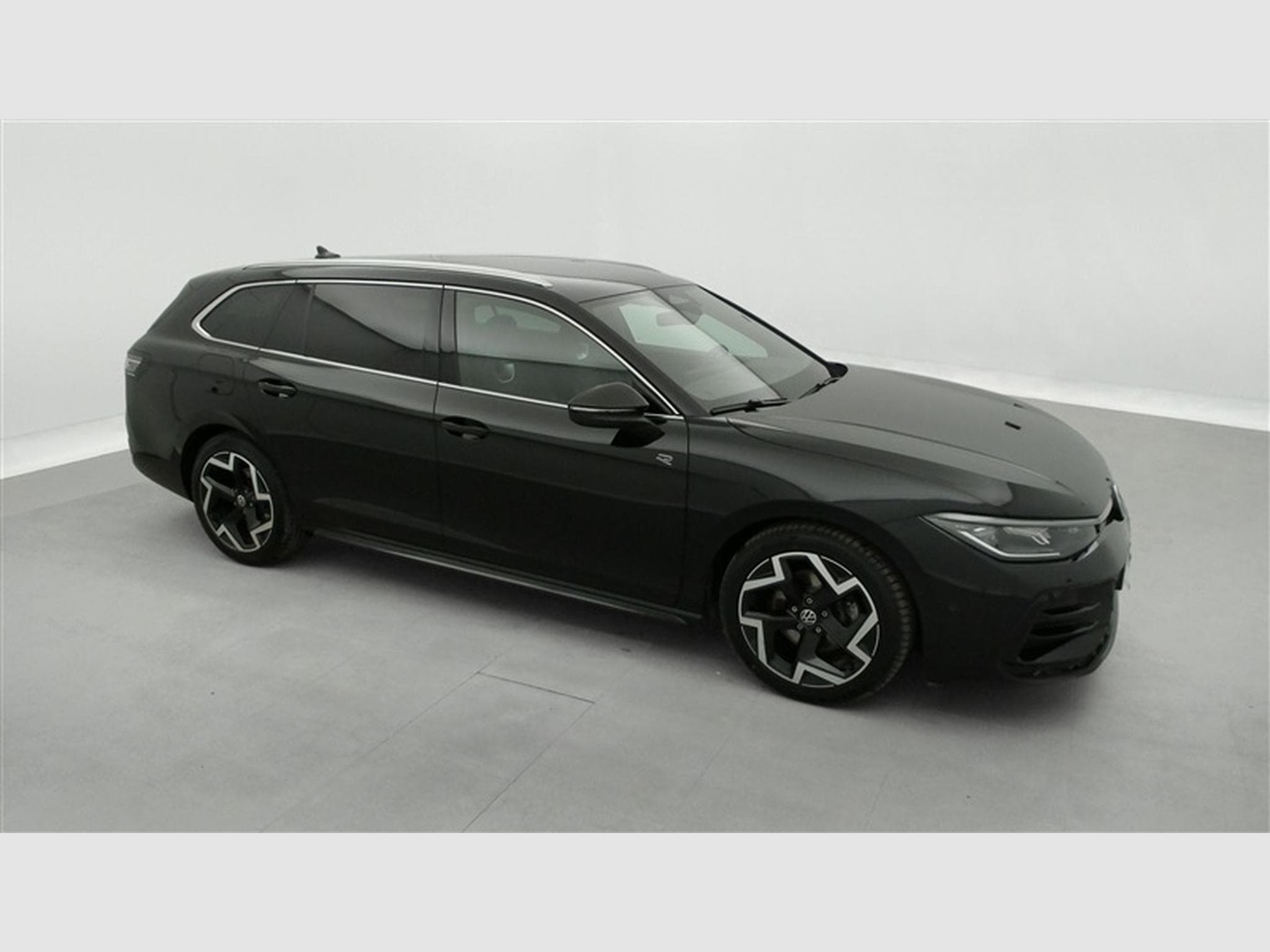 VW Passat 2.0 TDi 150cv DSG R-Line NAVI / FULL LED / CAMERA / JA 18" (2025) - Photo 25