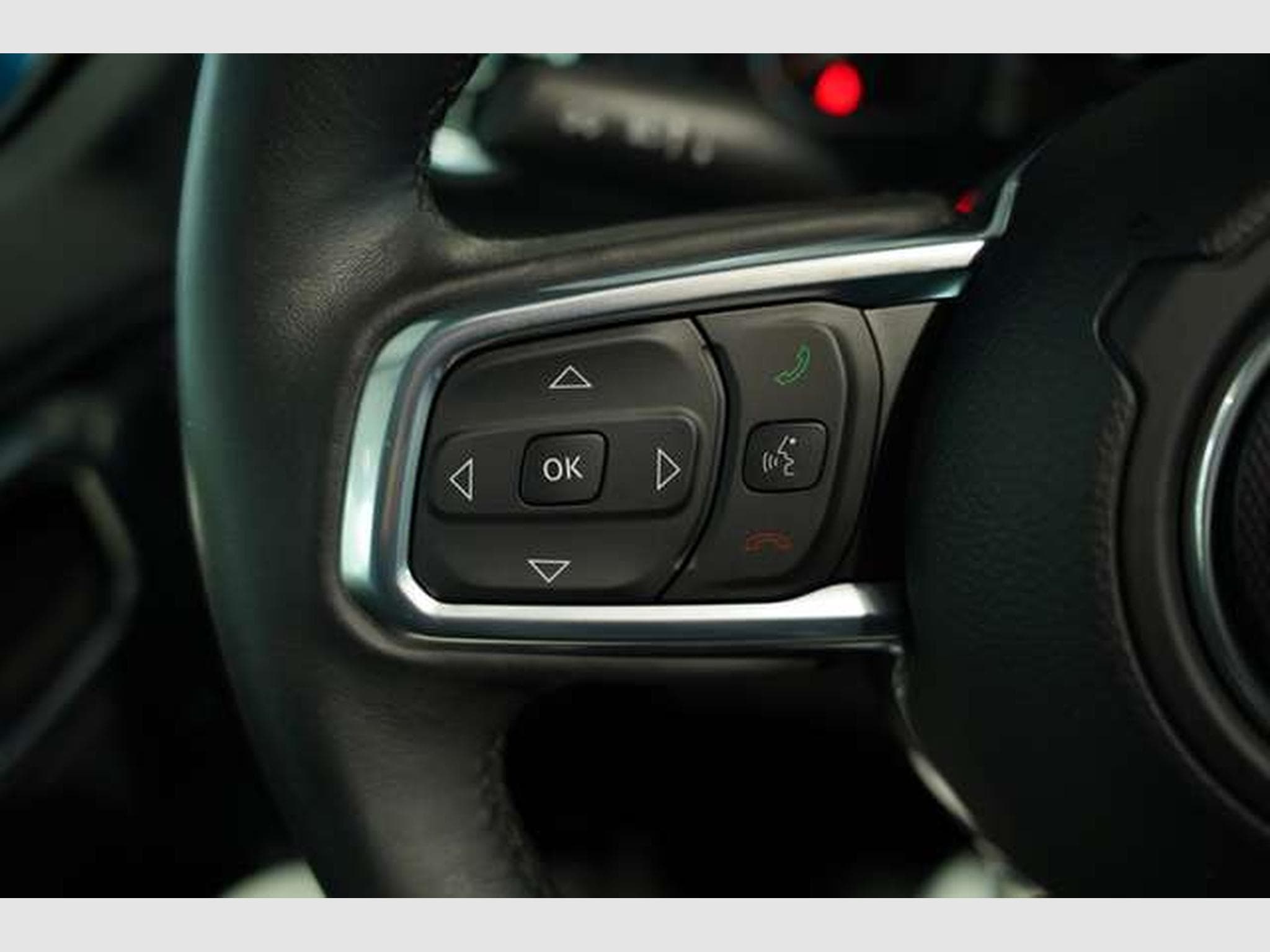Jeep Wrangler BRUTE 2.0 T-GDI Sahara *1.H *Sonderlack (2025) - Foto 46