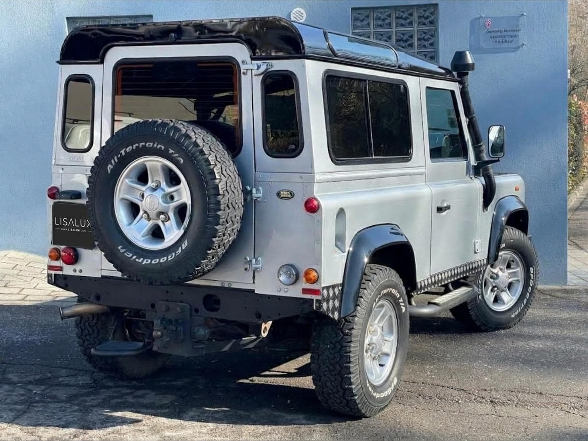 Land-Rover Defender 90 2.4TD4 122 cv 4 places Carnet (2009) - Photo 2