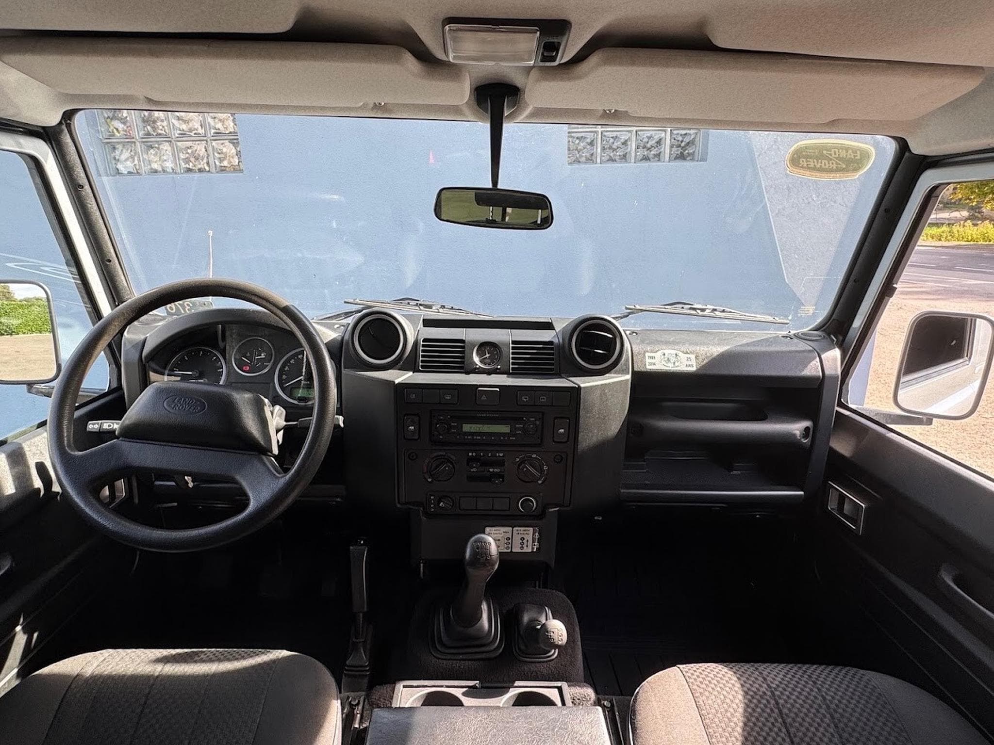 Land-Rover Defender 90 2.4TD4 122 cv 4 places Carnet (2009) - Photo 6