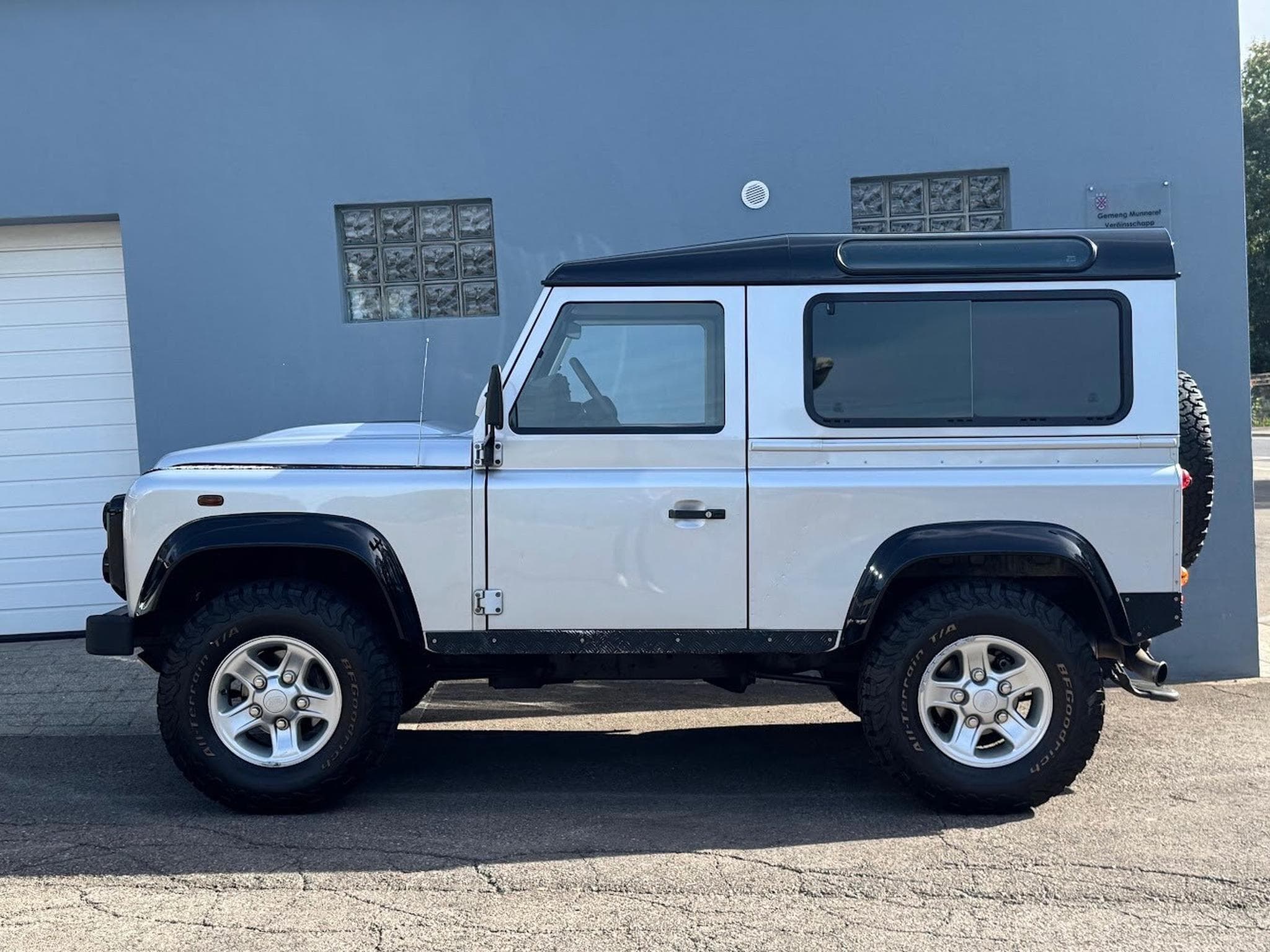 Land-Rover Defender 90 2.4TD4 122 cv 4 places Carnet (2009) - Photo 12