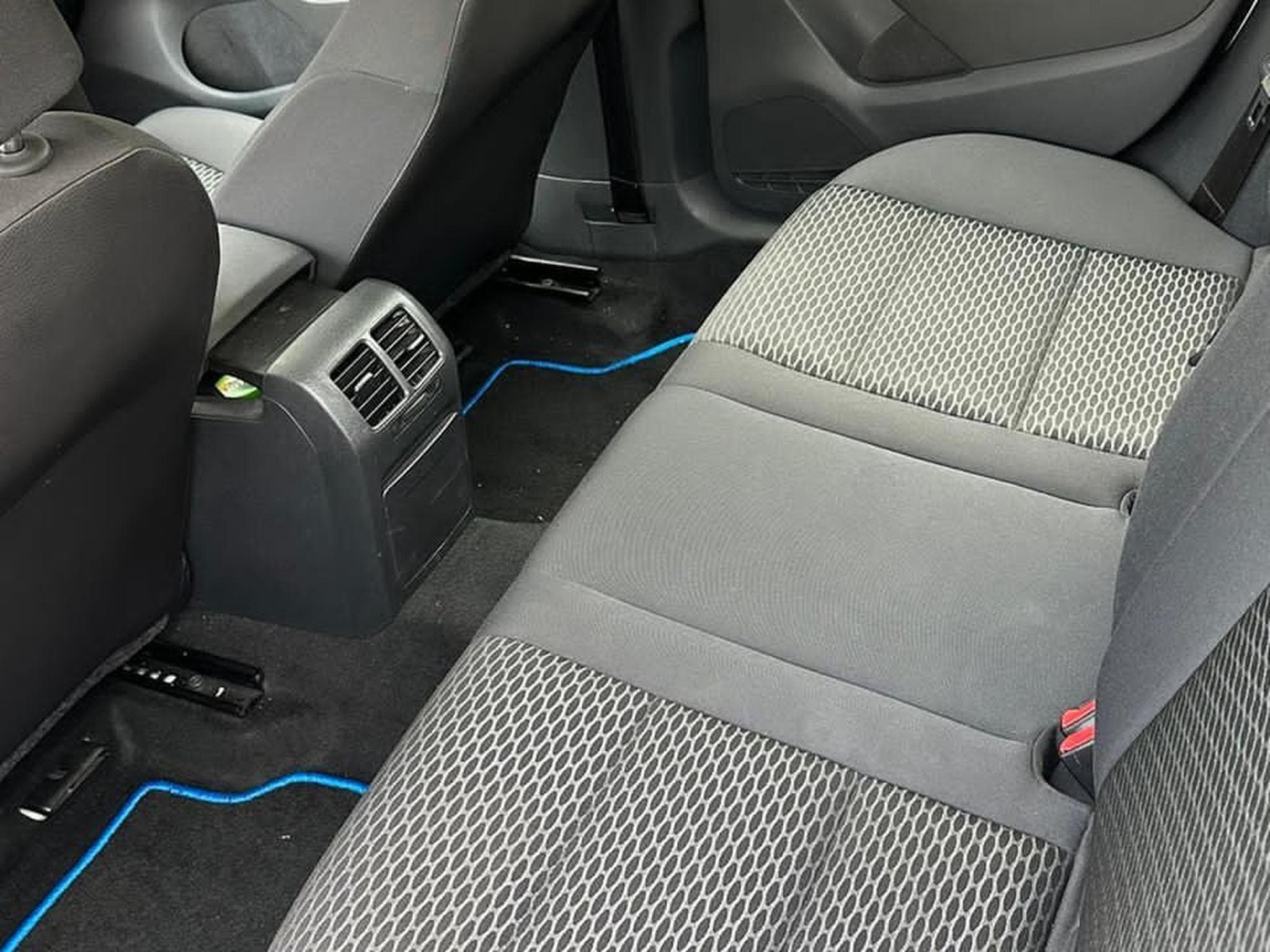 VW Golf 1.6 CR TDI BlueMotion (2012) - Photo 2