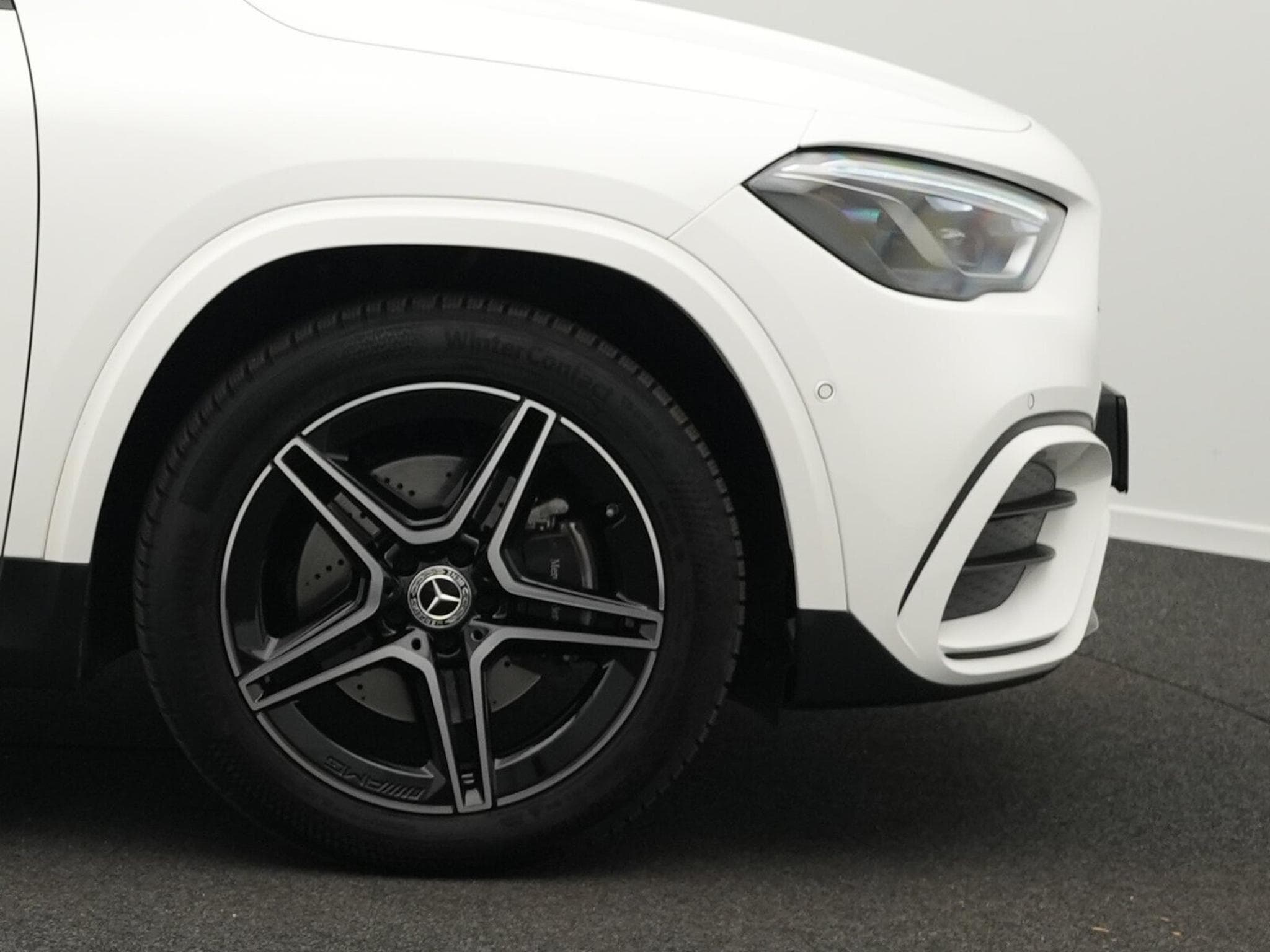 Mercedes GLA 200 d AMG-Line Multi+Kamera+Night+19"+AHK (2025) - Foto 8