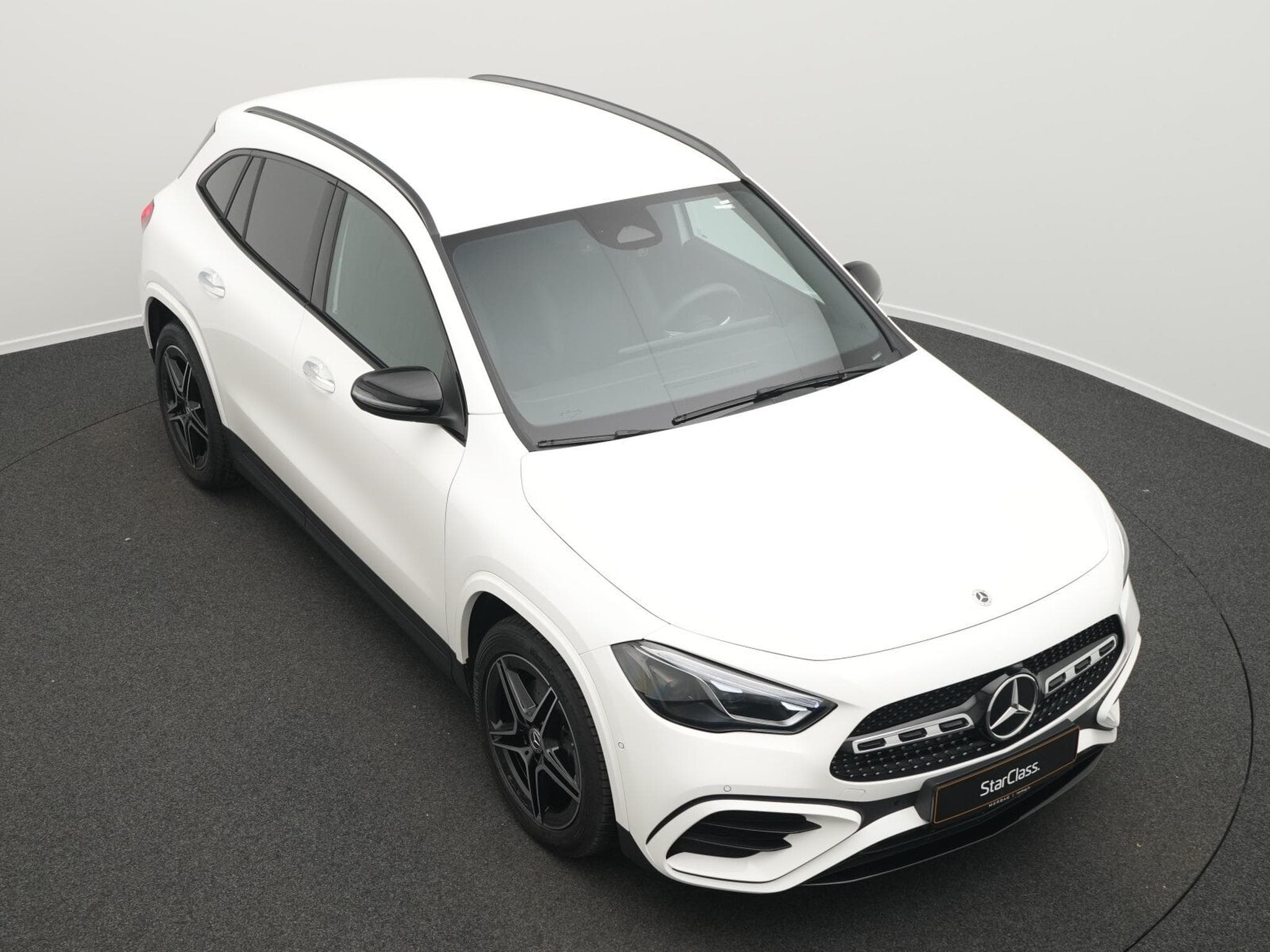 Mercedes GLA 200 d AMG-Line Multi+Kamera+Night+19"+AHK (2025) - Foto 12