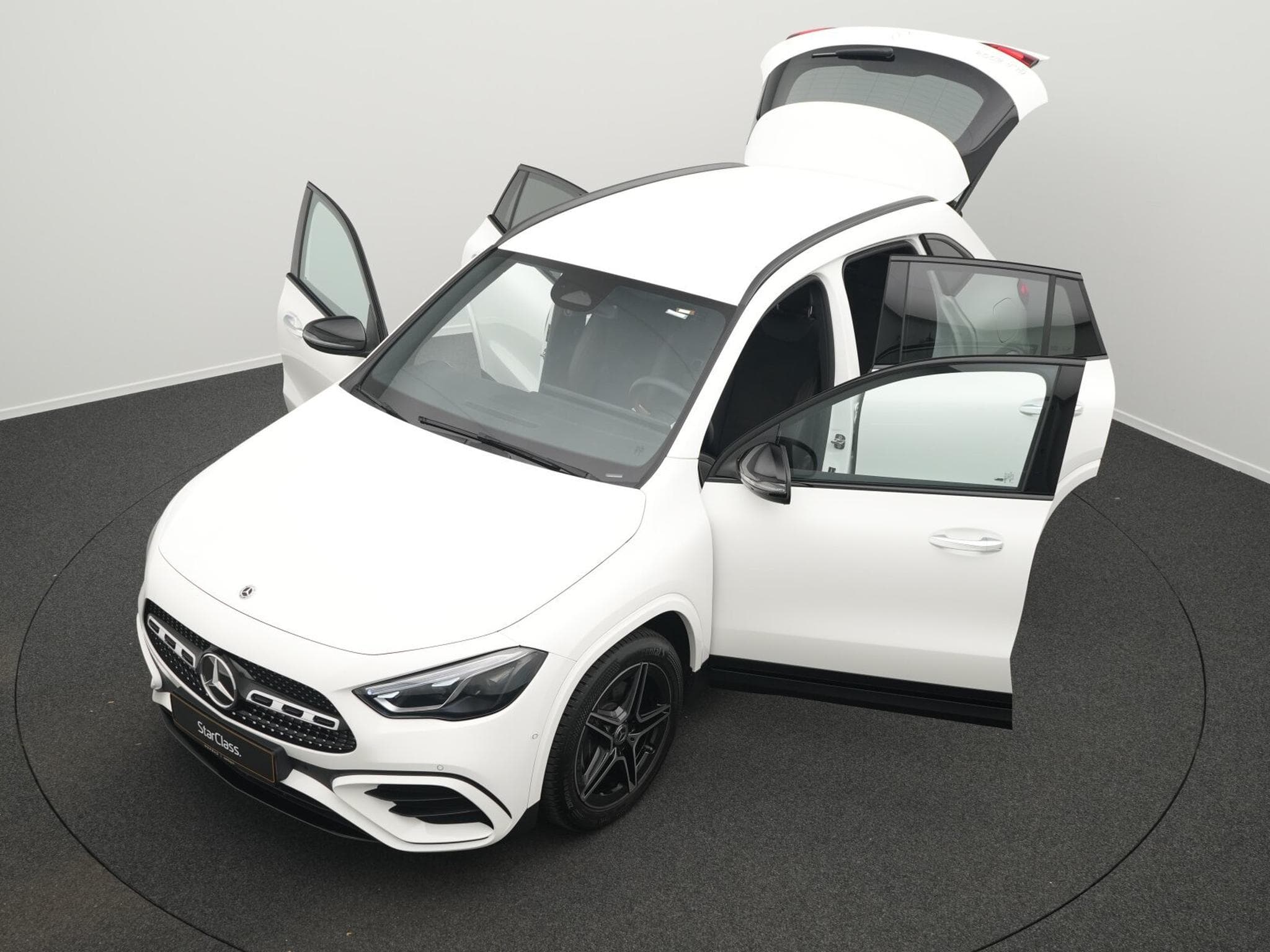 Mercedes GLA 200 d AMG-Line Multi+Kamera+Night+19"+AHK (2025) - Foto 14