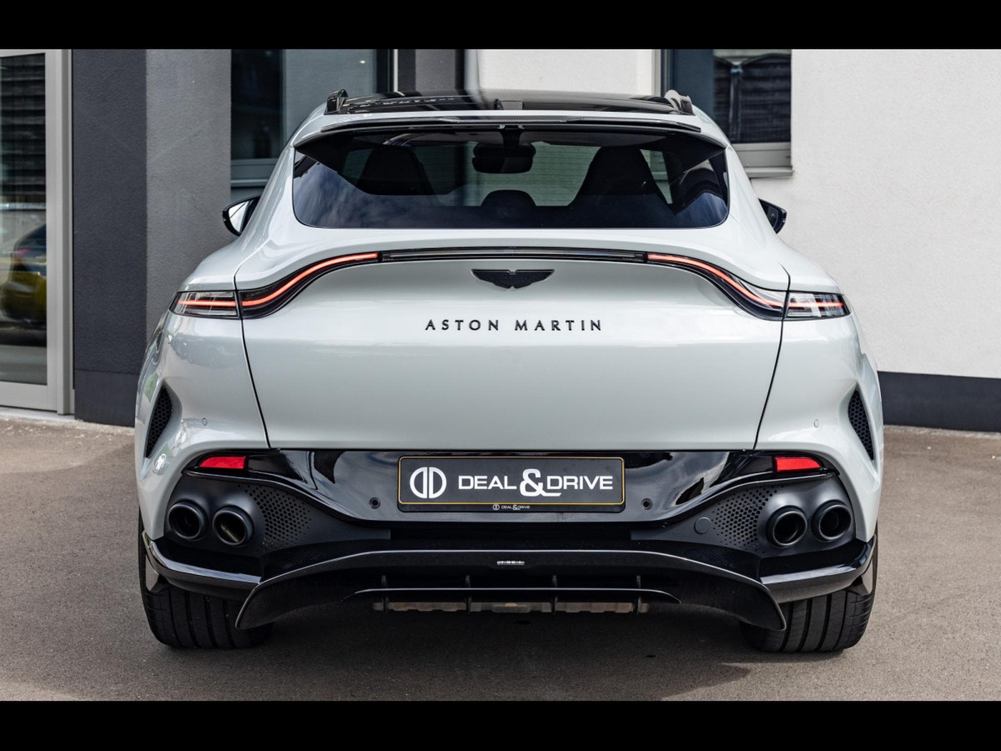 Aston-Martin DBX 707 4.0 V8 (707 CH) - APEX GREY (2024) - Photo 4