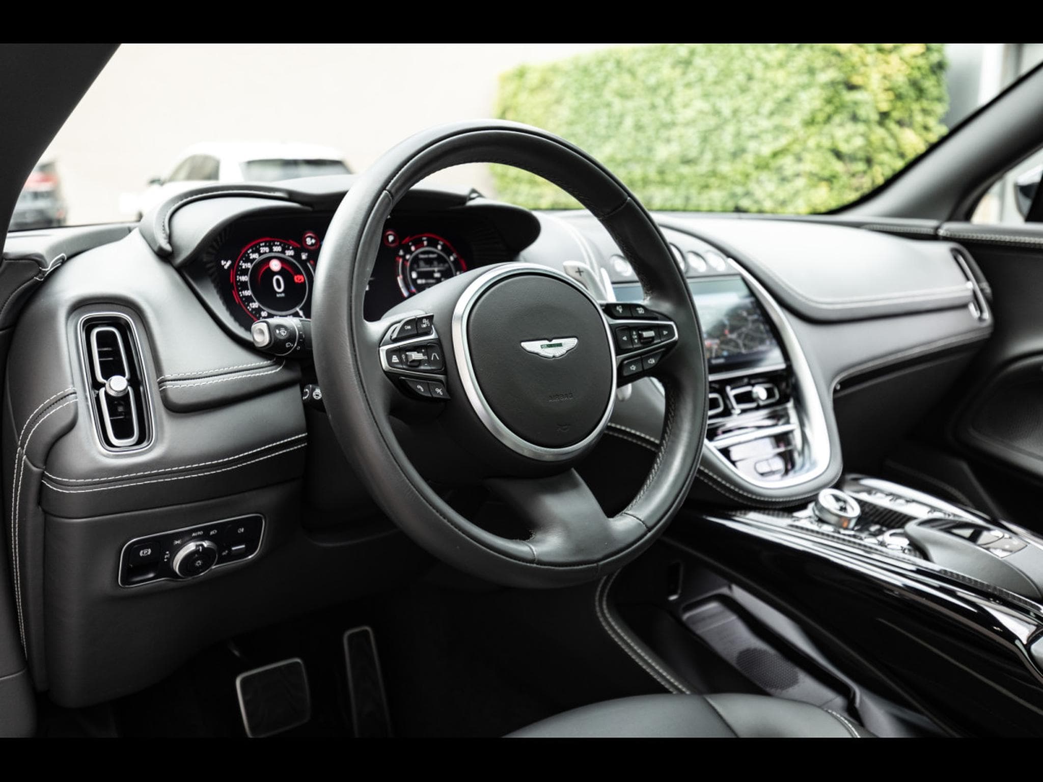 Aston-Martin DBX 707 4.0 V8 (707 CH) - APEX GREY (2024) - Photo 10