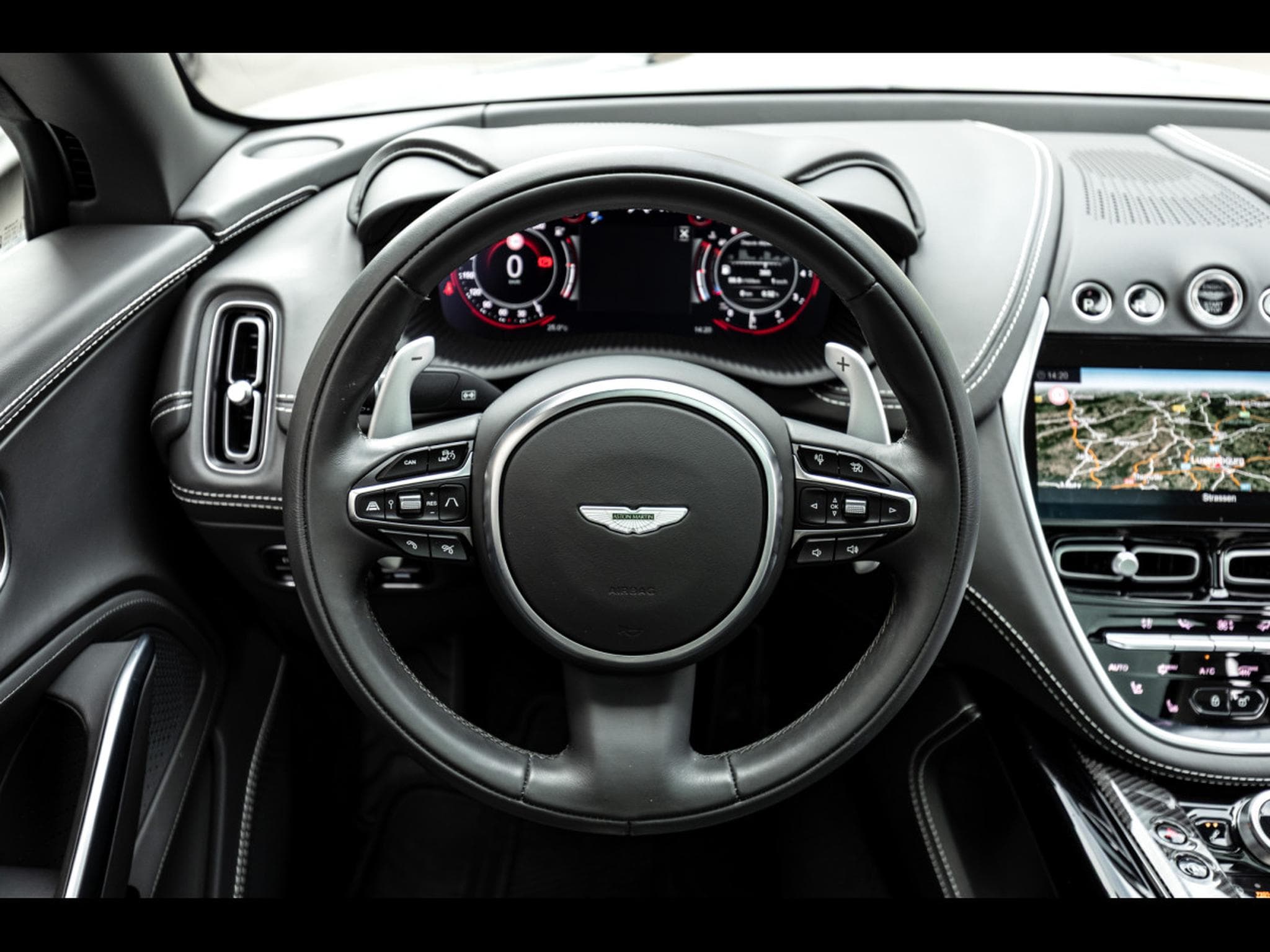 Aston-Martin DBX 707 4.0 V8 (707 CH) - APEX GREY (2024) - Photo 12