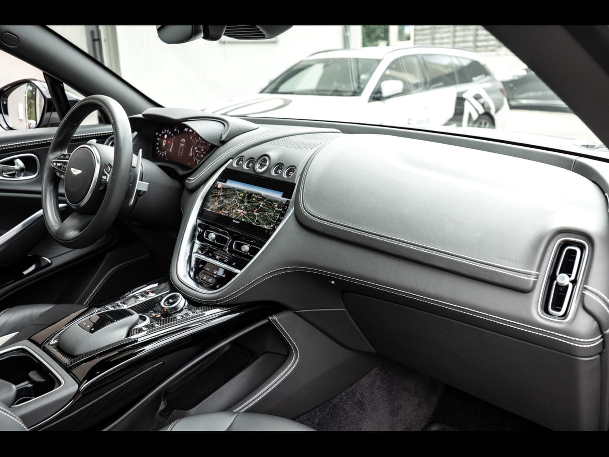 Aston-Martin DBX 707 4.0 V8 (707 CH) - APEX GREY (2024) - Photo 19