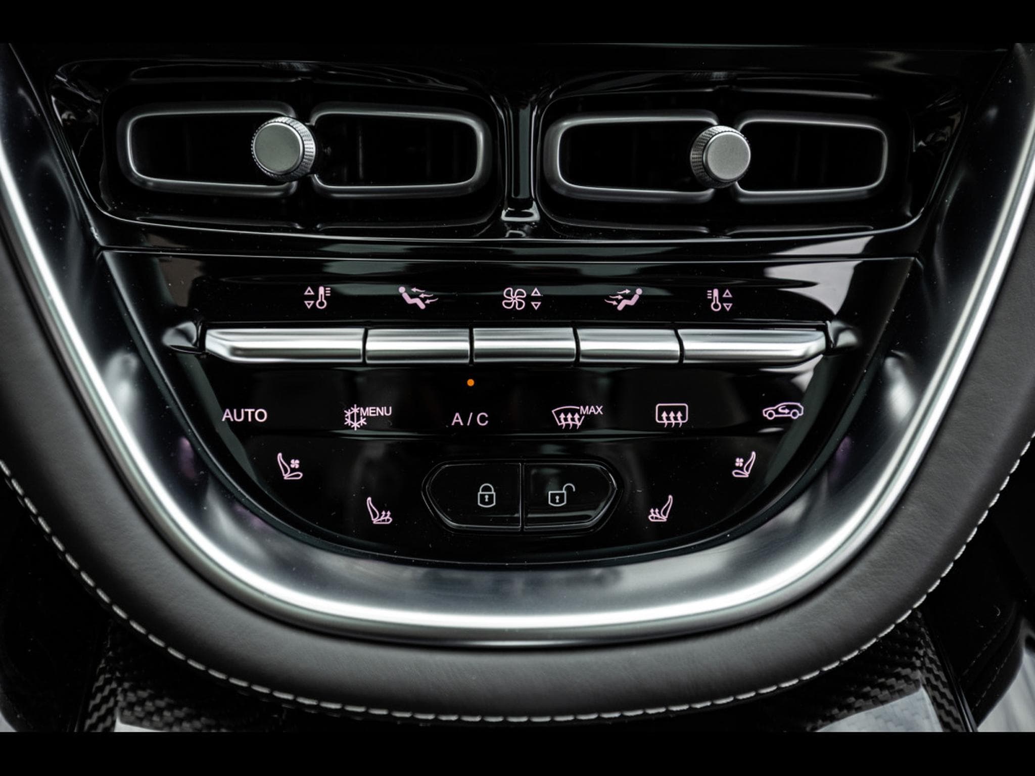 Aston-Martin DBX 707 4.0 V8 (707 CH) - APEX GREY (2024) - Photo 21