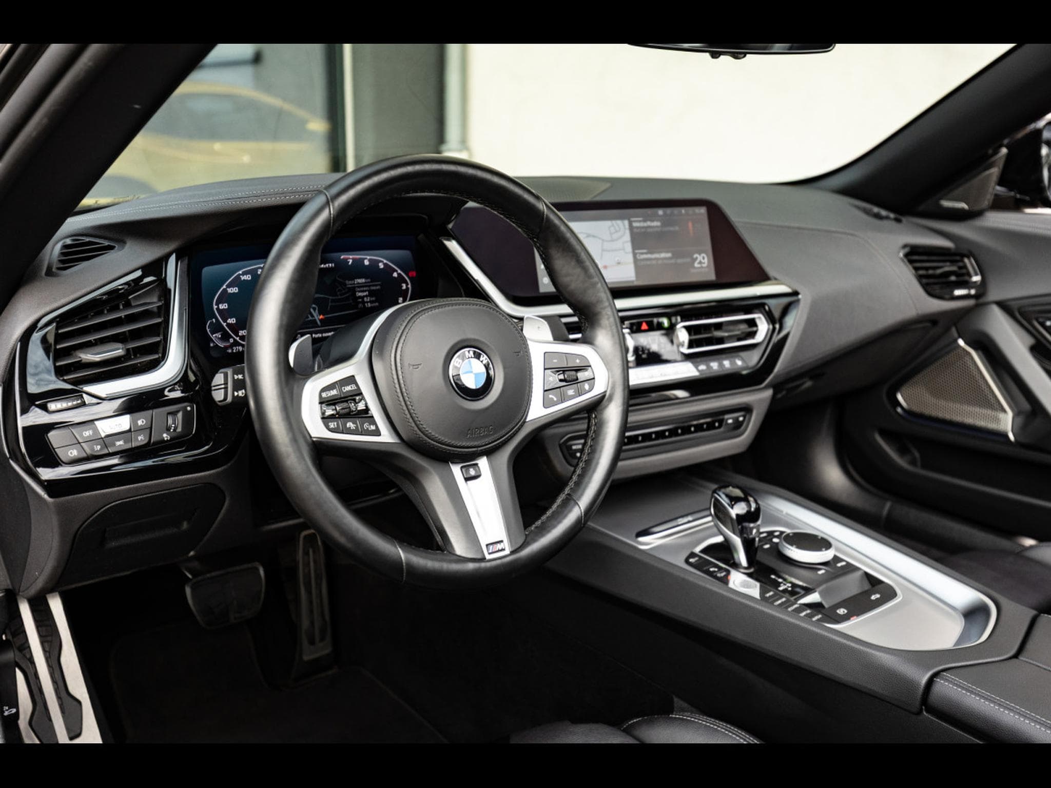 BMW Z4 ROADSTER STEPRTONIC (340 CH) - BLACK SAPPHIRE (2022) - Photo 10