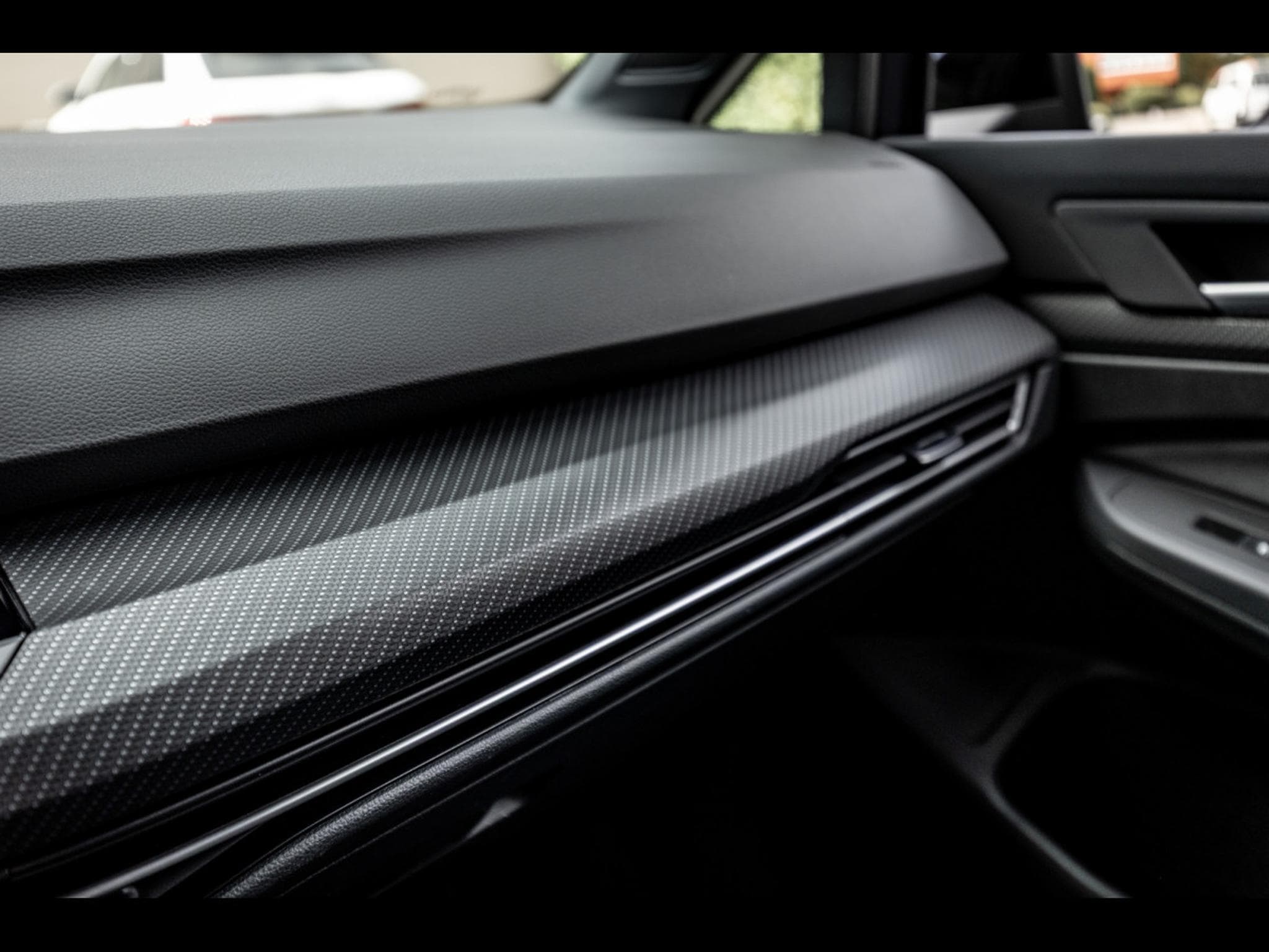 VW Golf 1.5 eTSI R-LINE DSG7 - DEEP BLACK NACRÉ (2023) - Photo 20