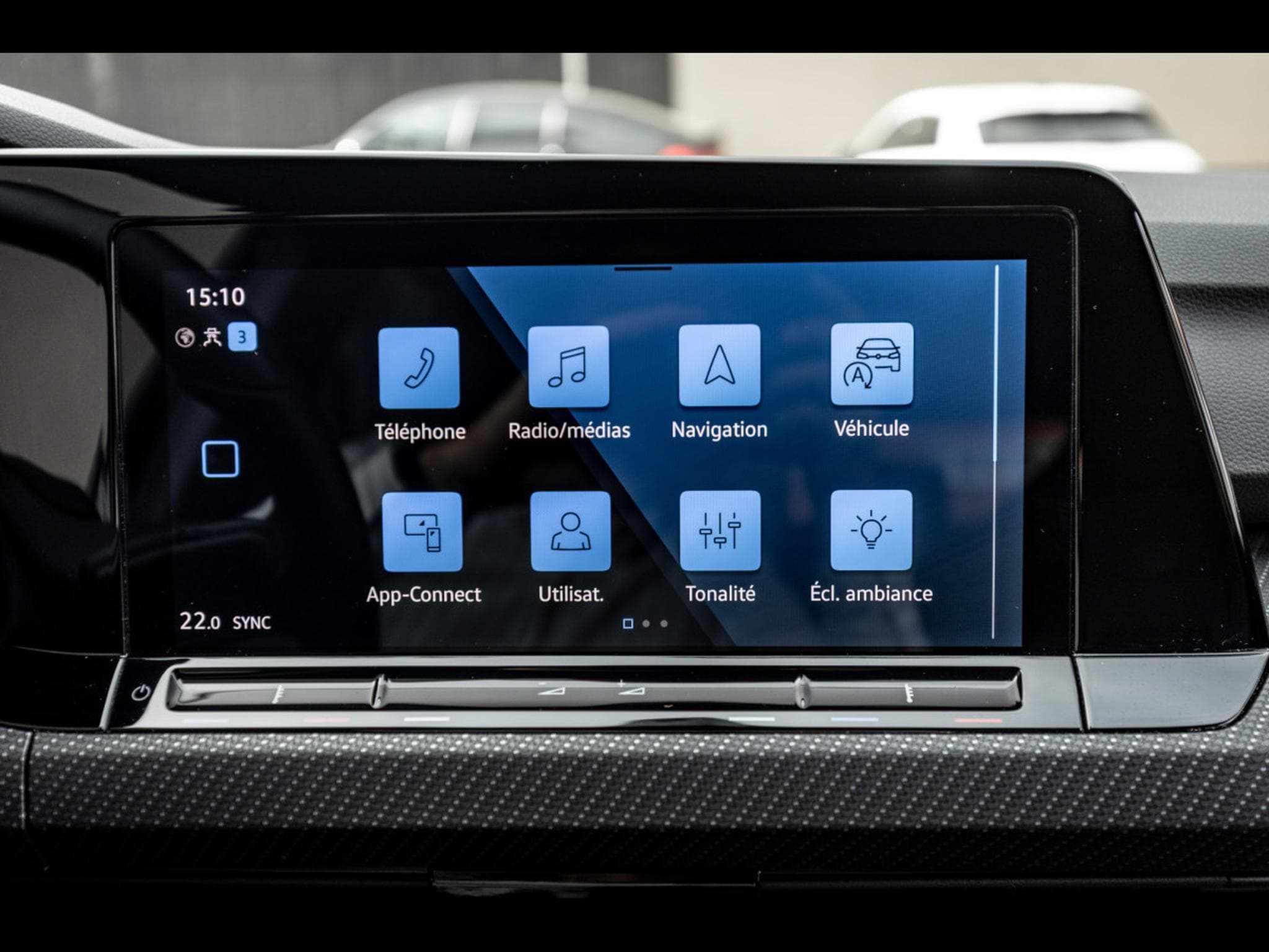 VW Golf 1.5 eTSI R-LINE DSG7 - DEEP BLACK NACRÉ (2023) - Photo 22