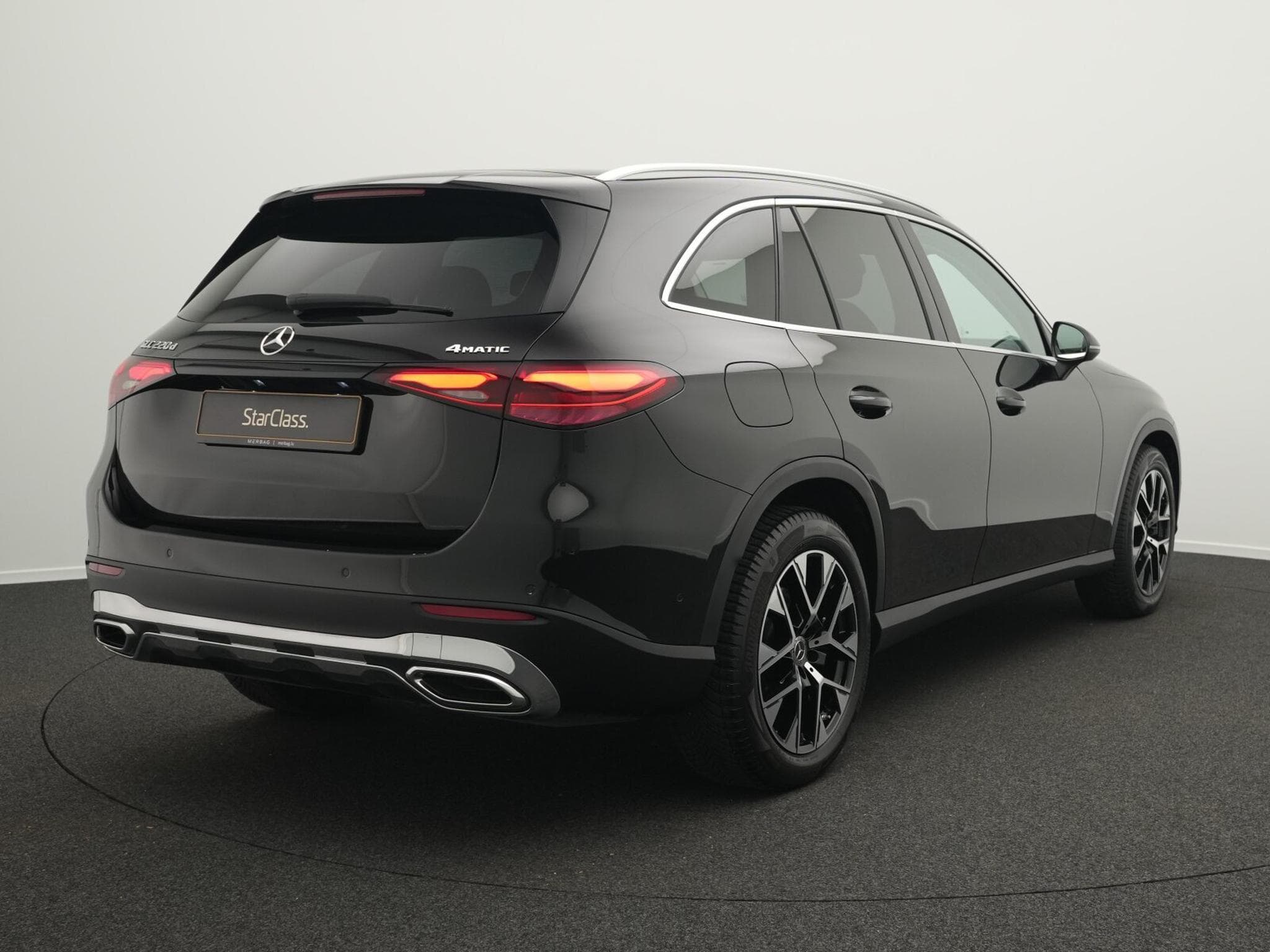 Mercedes GLC 220 d 4MATIC Avantgarde Kamera+EasyPack+Memo (2025) - Photo 3