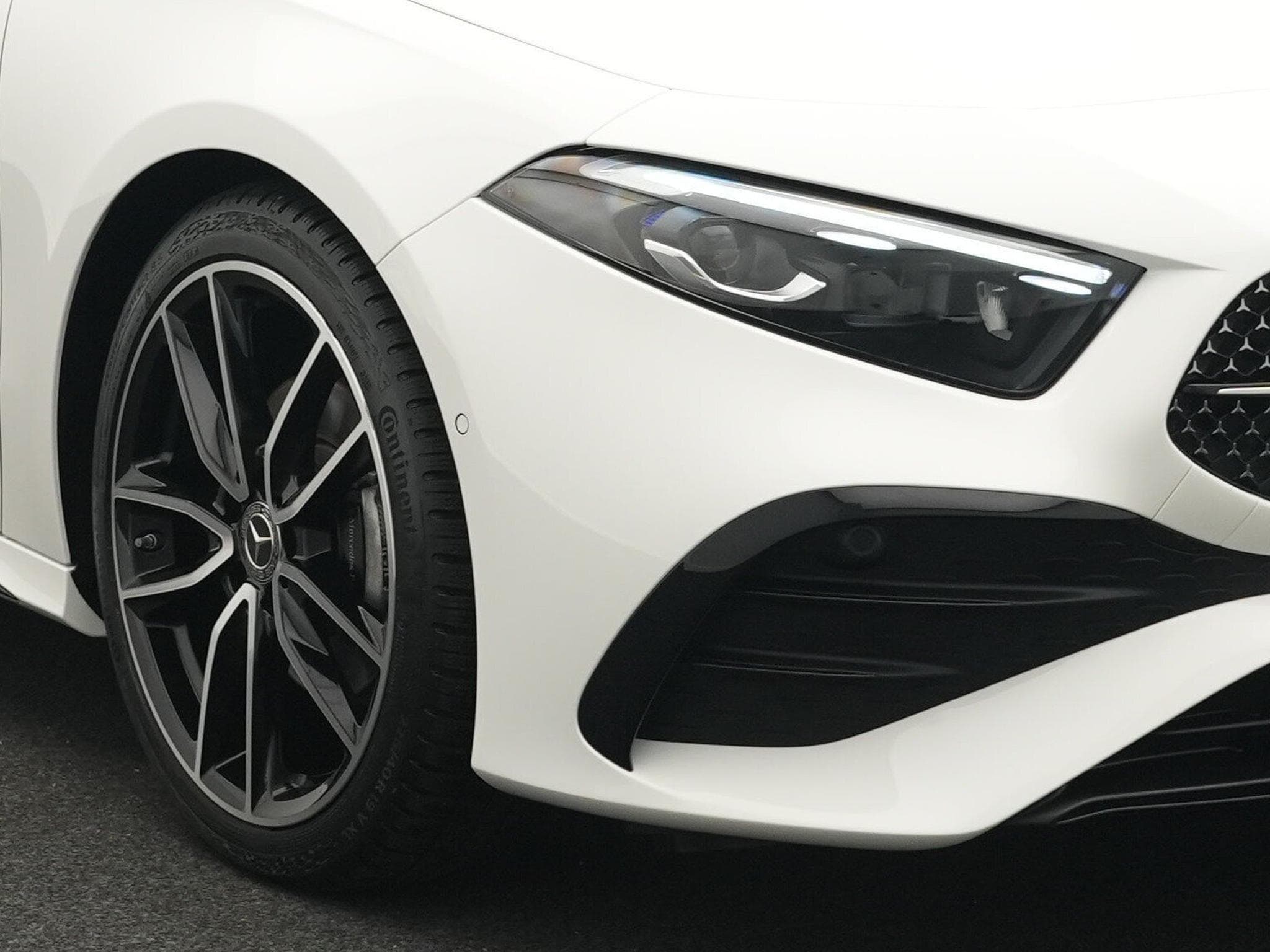Mercedes A 200 d AMG-Line Multi+Night+Kamera+Ambi (2025) - Foto 9