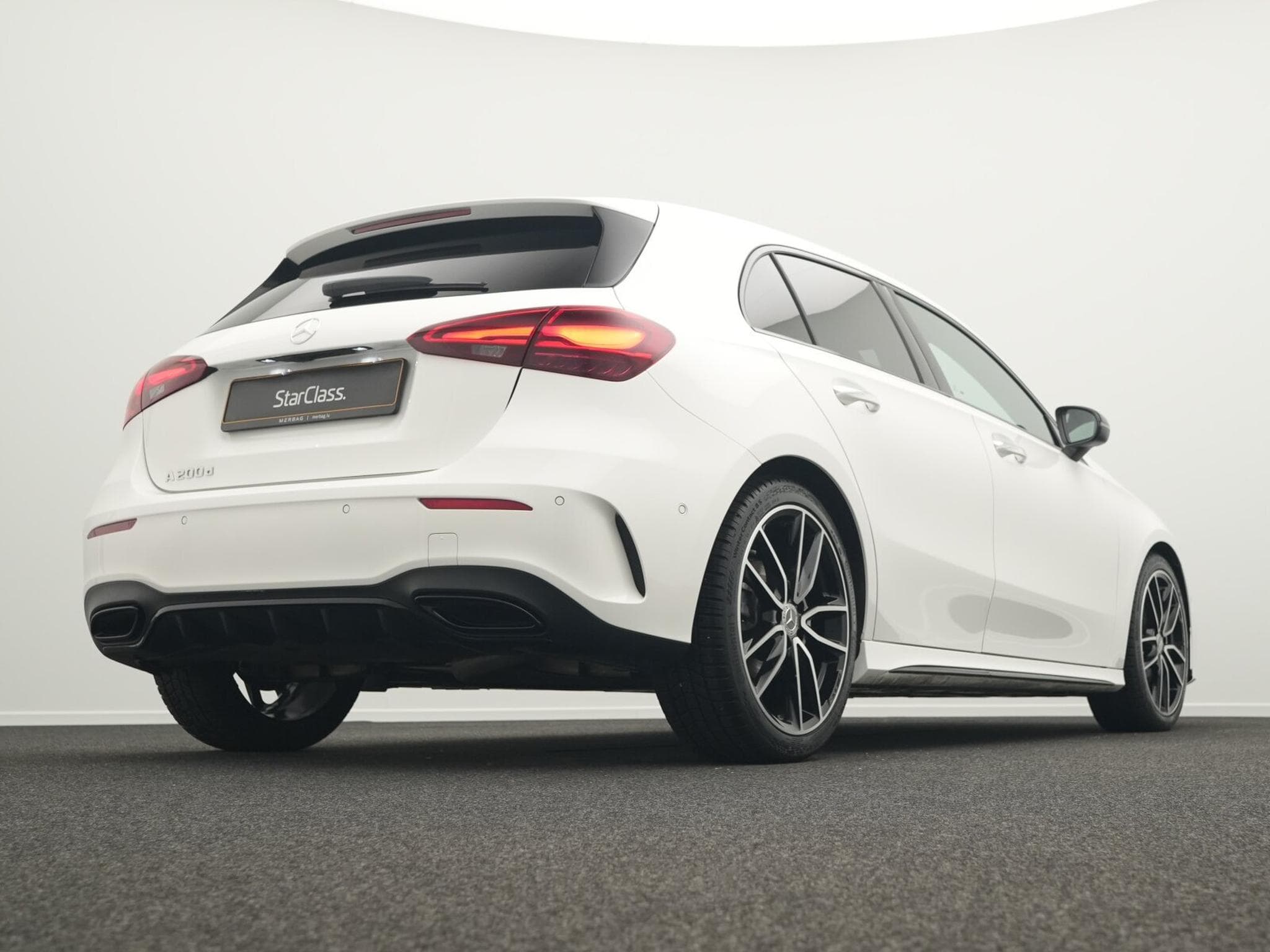 Mercedes A 200 d AMG-Line Multi+Night+Kamera+Ambi (2025) - Foto 11