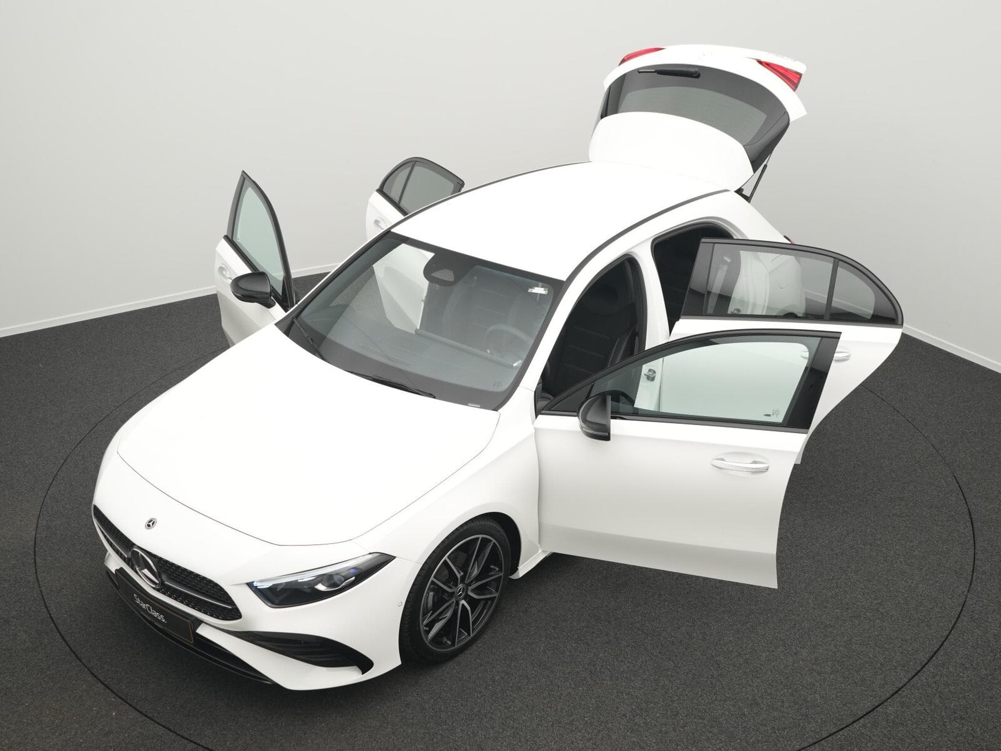 Mercedes A 200 d AMG-Line Multi+Night+Kamera+Ambi (2025) - Foto 14