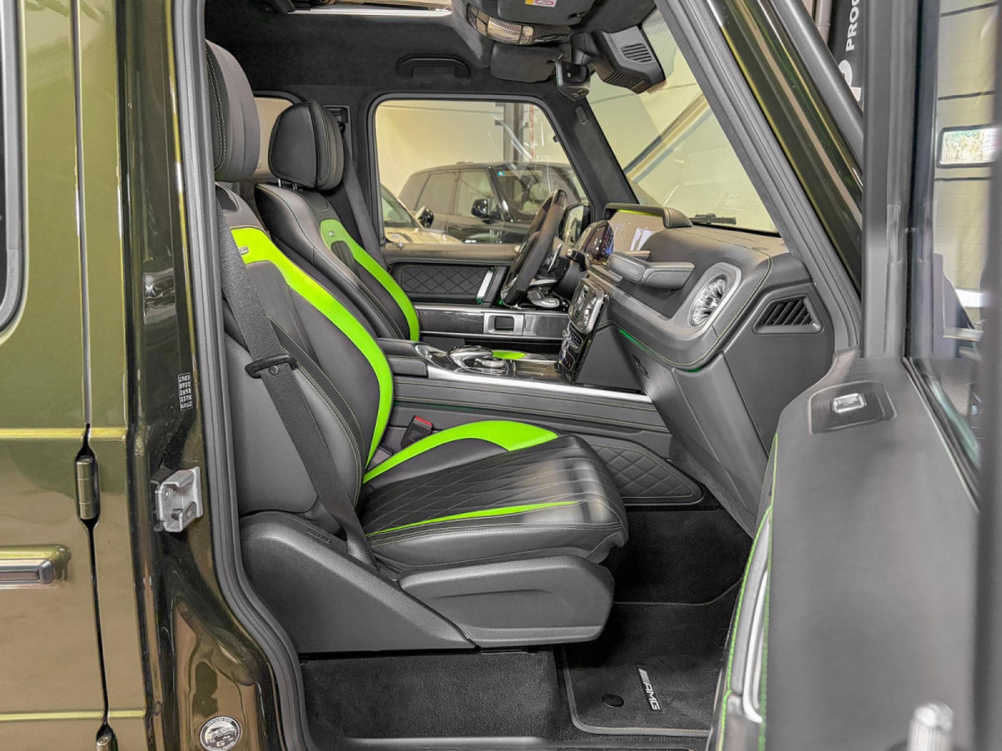 Mercedes G 63 AMG G63 AMG MANUFAKTUR/22/BURMESTER/DESIGNO MAGNO/360° (2023) - Photo 17